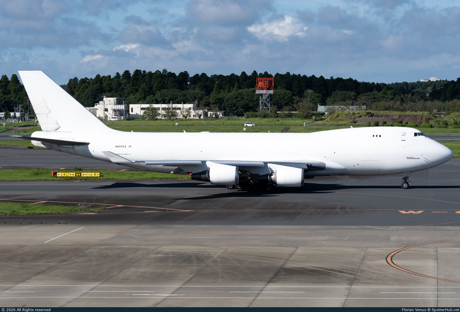 Photo of N407KZ - Boeing 747-4KZF operated by Atlas Air
