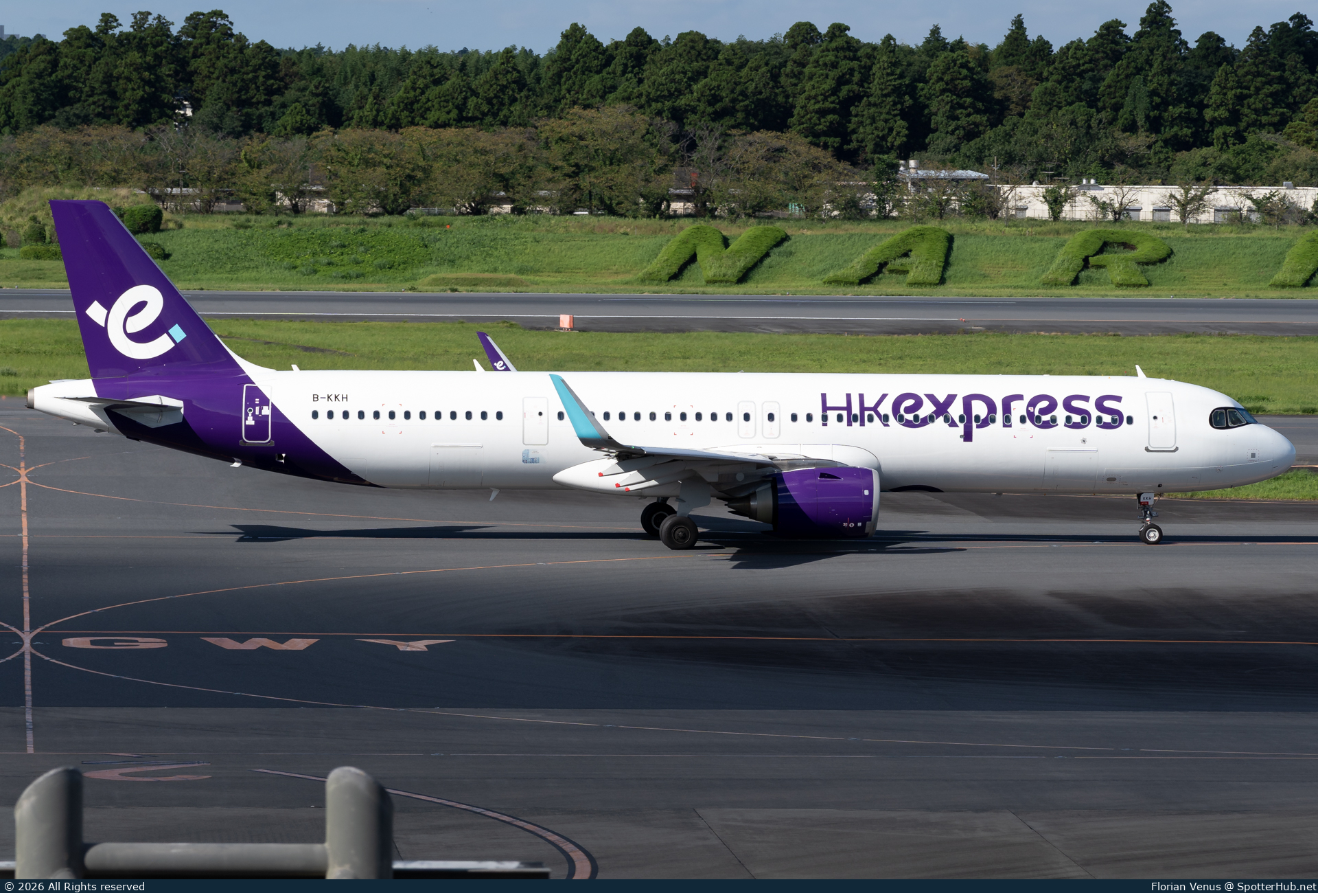 Photo of B-KKH - Airbus A321-251NX operated by Hong Kong Express
