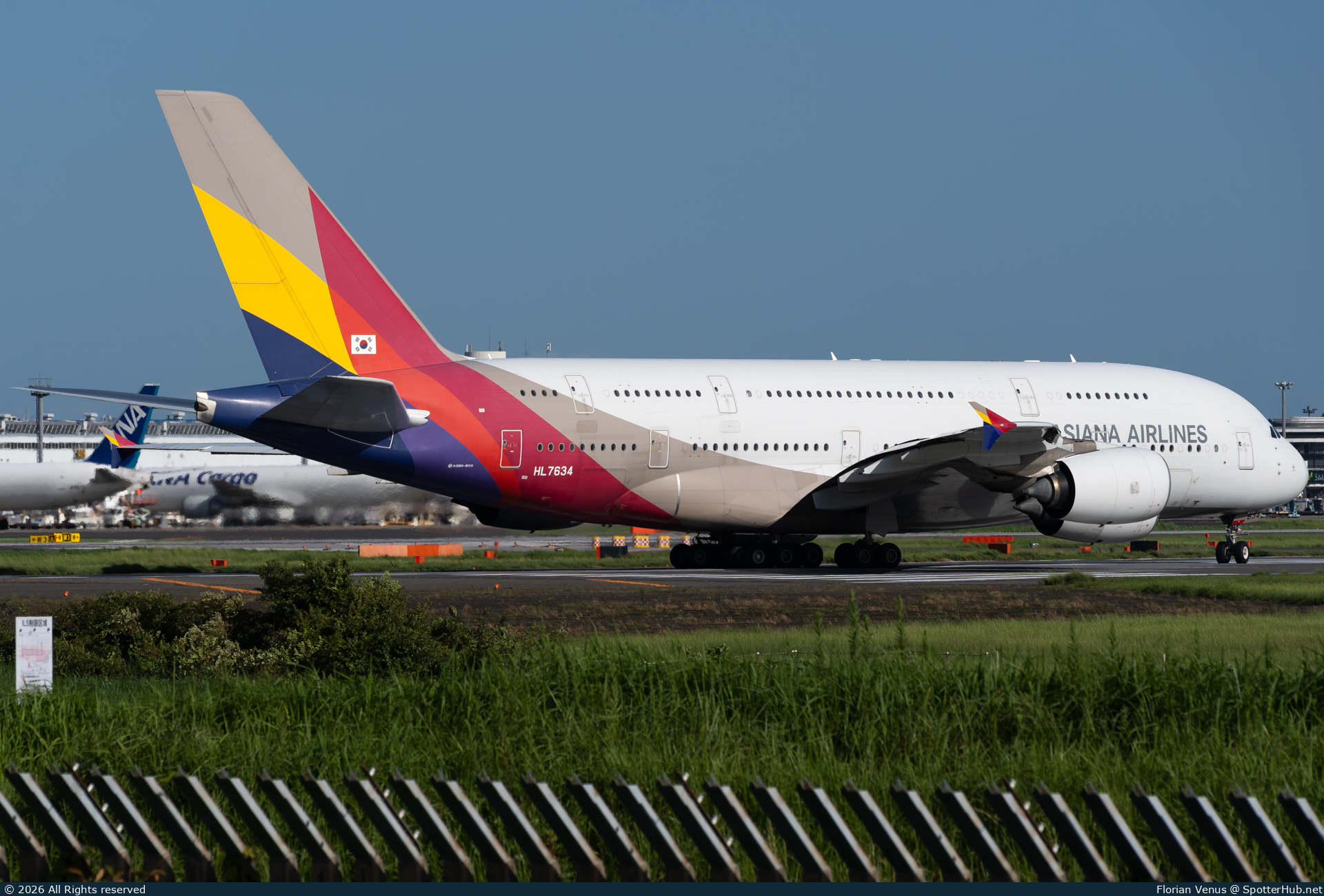 Photo of HL7634 - Airbus A380-841 operated by Asiana Airlines