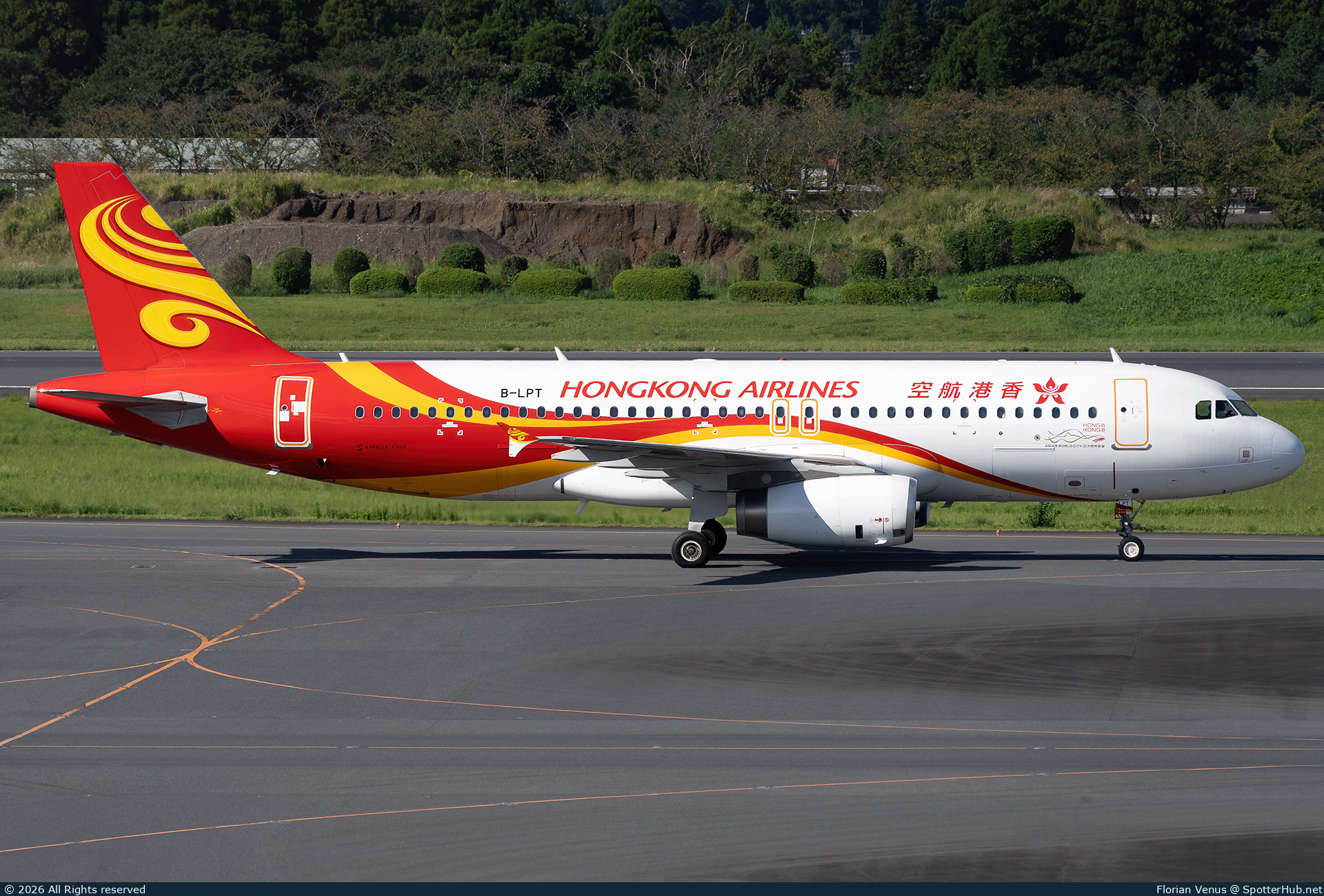 Photo of B-LPT - Airbus A320-232 operated by Hong Kong Airlines