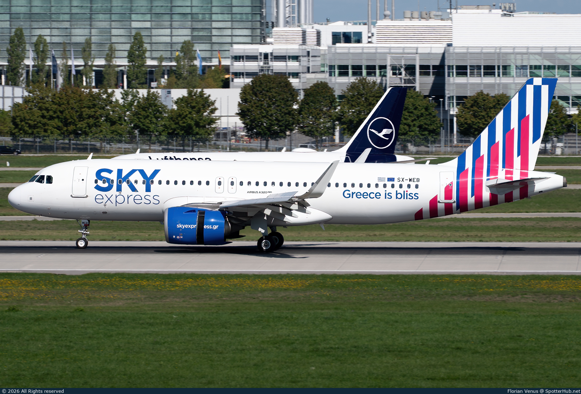 Photo of SX-WEB - Airbus A320-251N operated by Sky Express