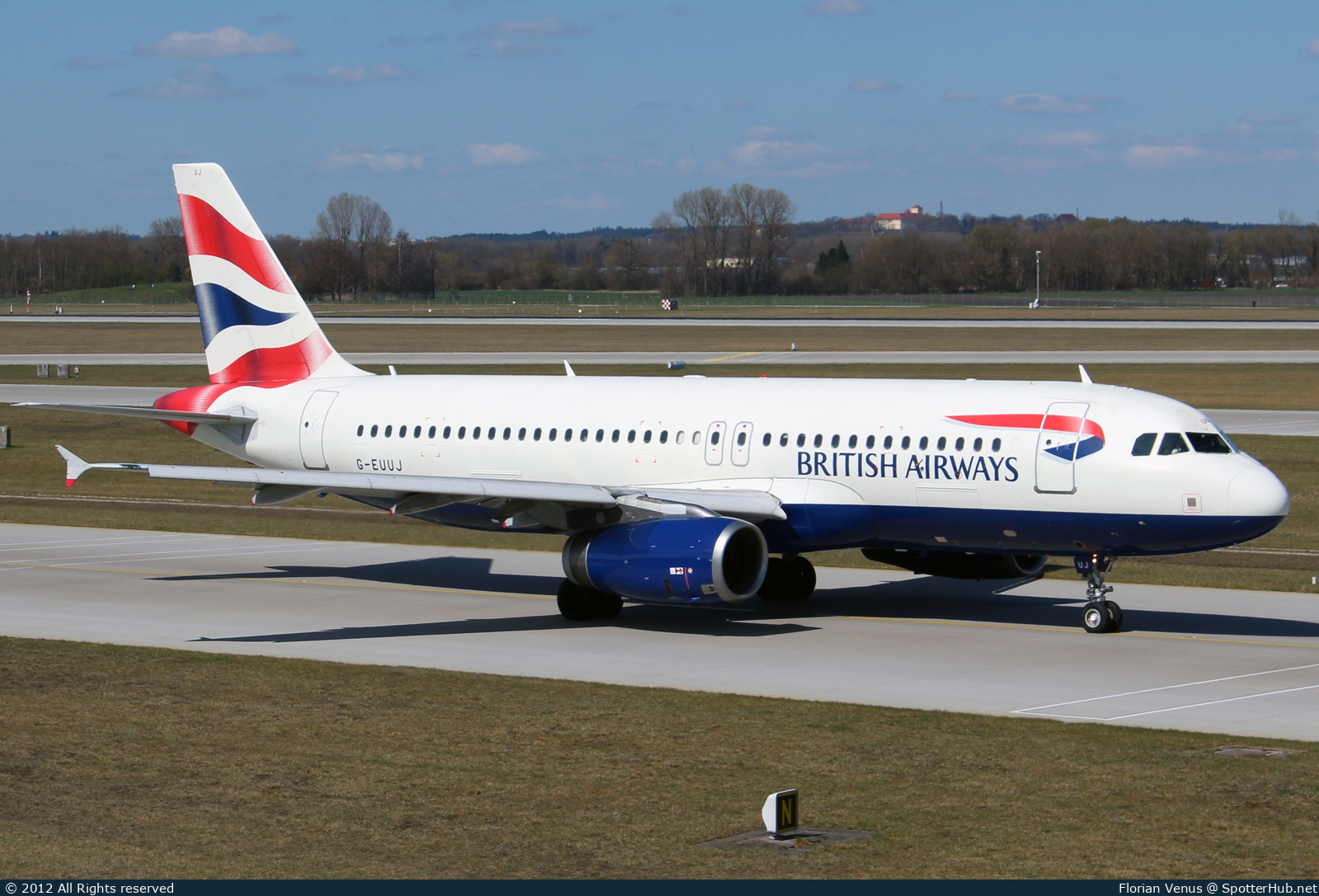 Photo of G-EUUJ - Airbus A320-232 operated by British Airways