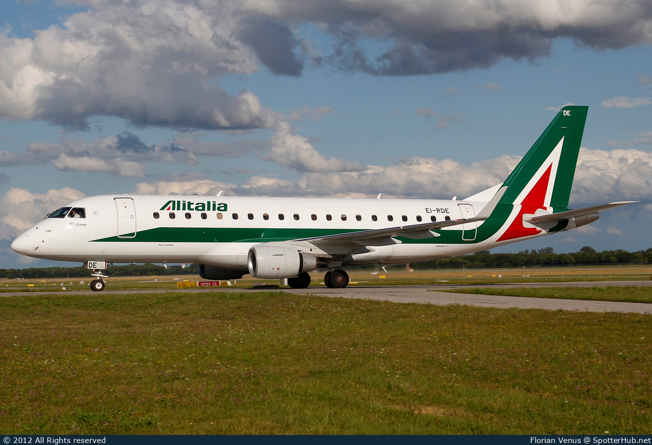 Photo of EI-RDE - Embraer ERJ-175STD operated by Alitalia CityLiner