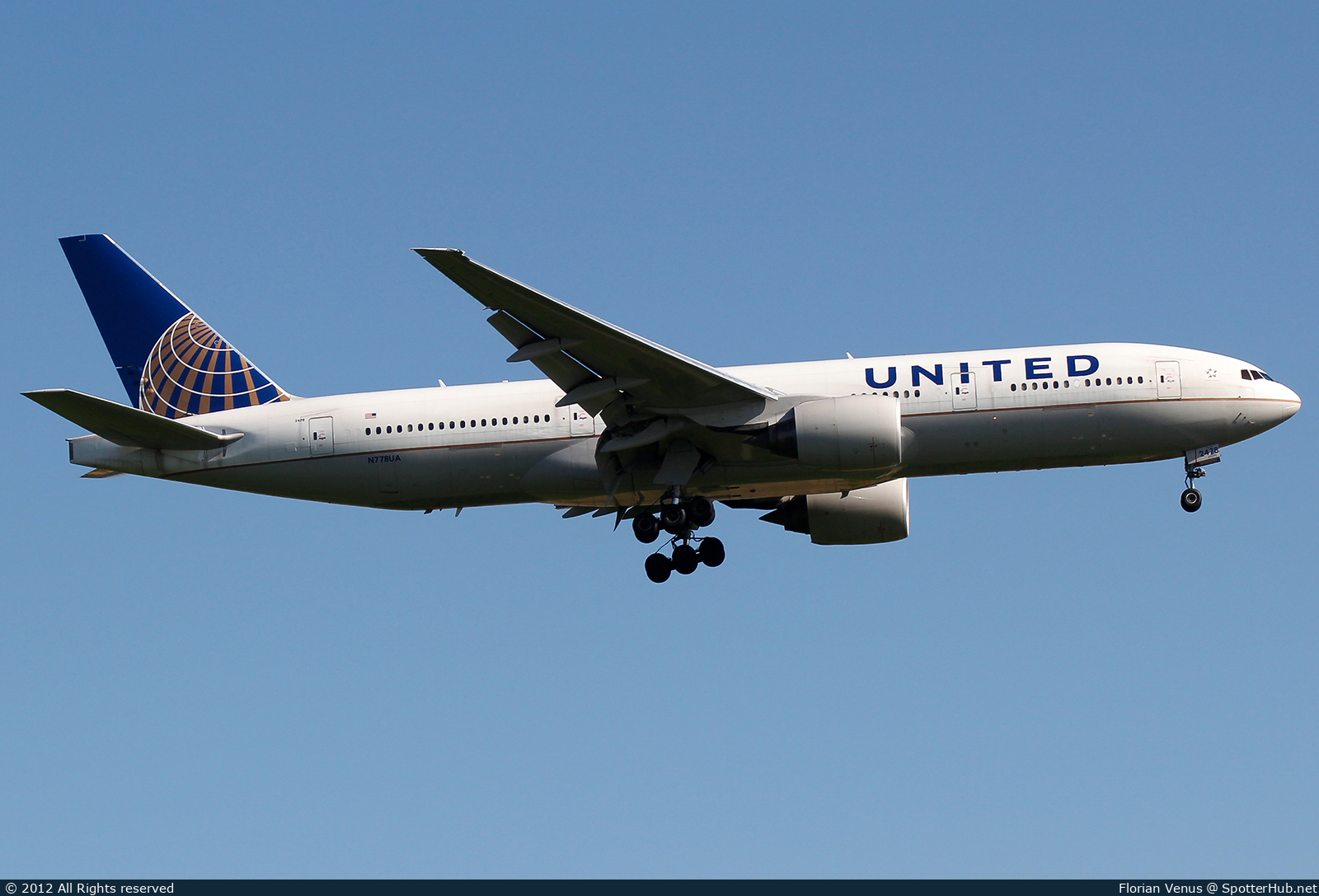 Photo of N778UA - Boeing 777-222 operated by United Airlines