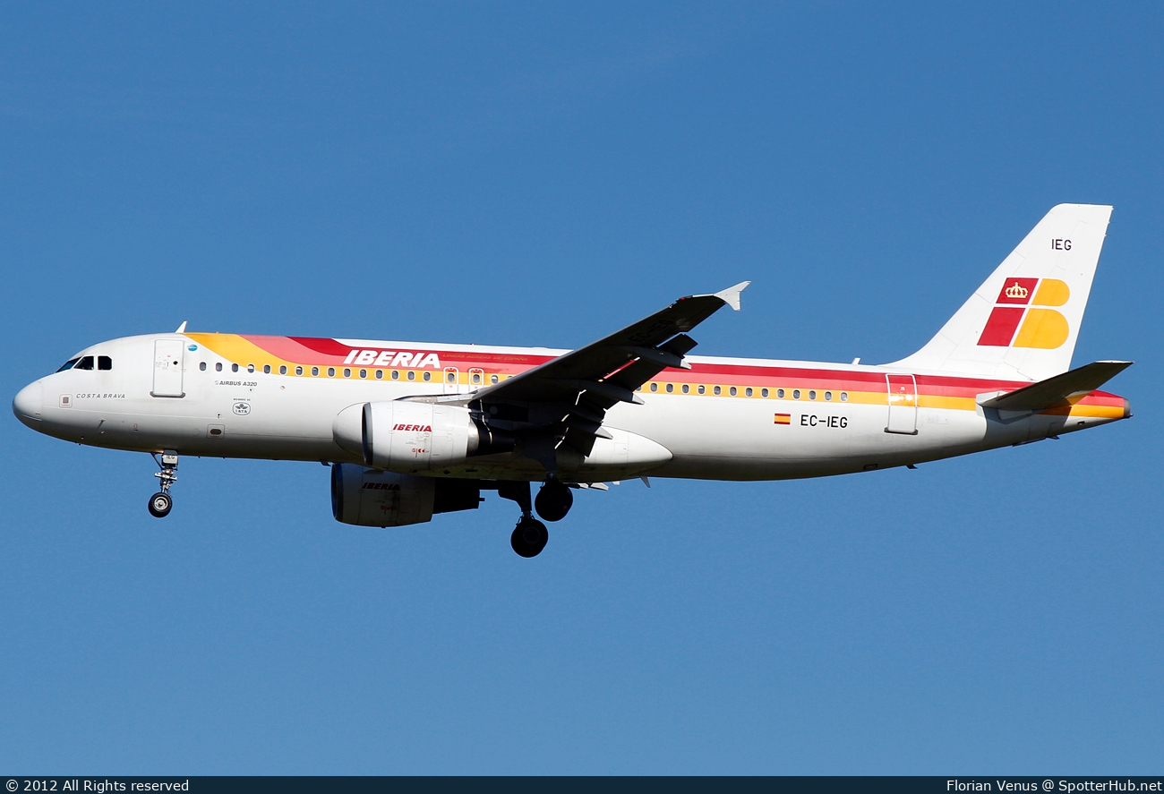 Photo of EC-IEG - Airbus A320-214 operated by Iberia