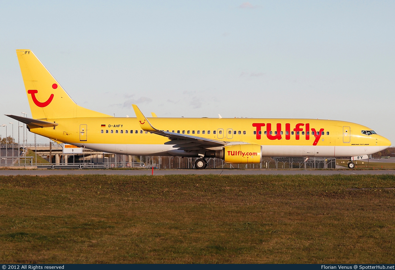 Photo of D-AHFY - Boeing 737-8K5 operated by TUIfly