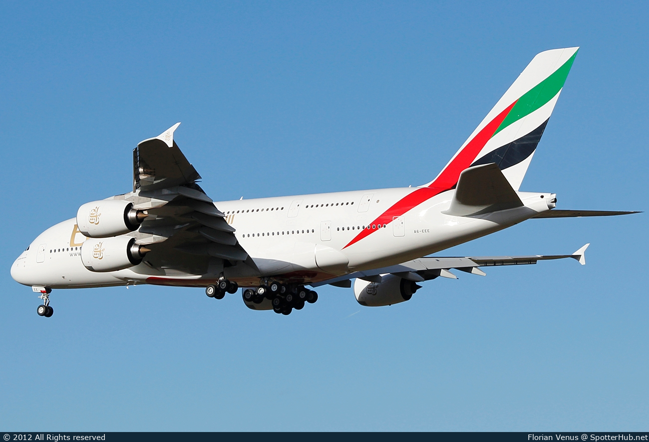 Photo of A6-EEE - Airbus A380-861 operated by Emirates
