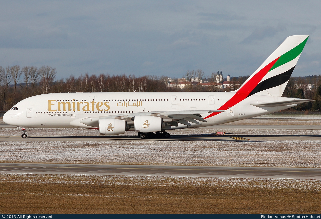 Photo of A6-EDQ - Airbus A380-861 operated by Emirates