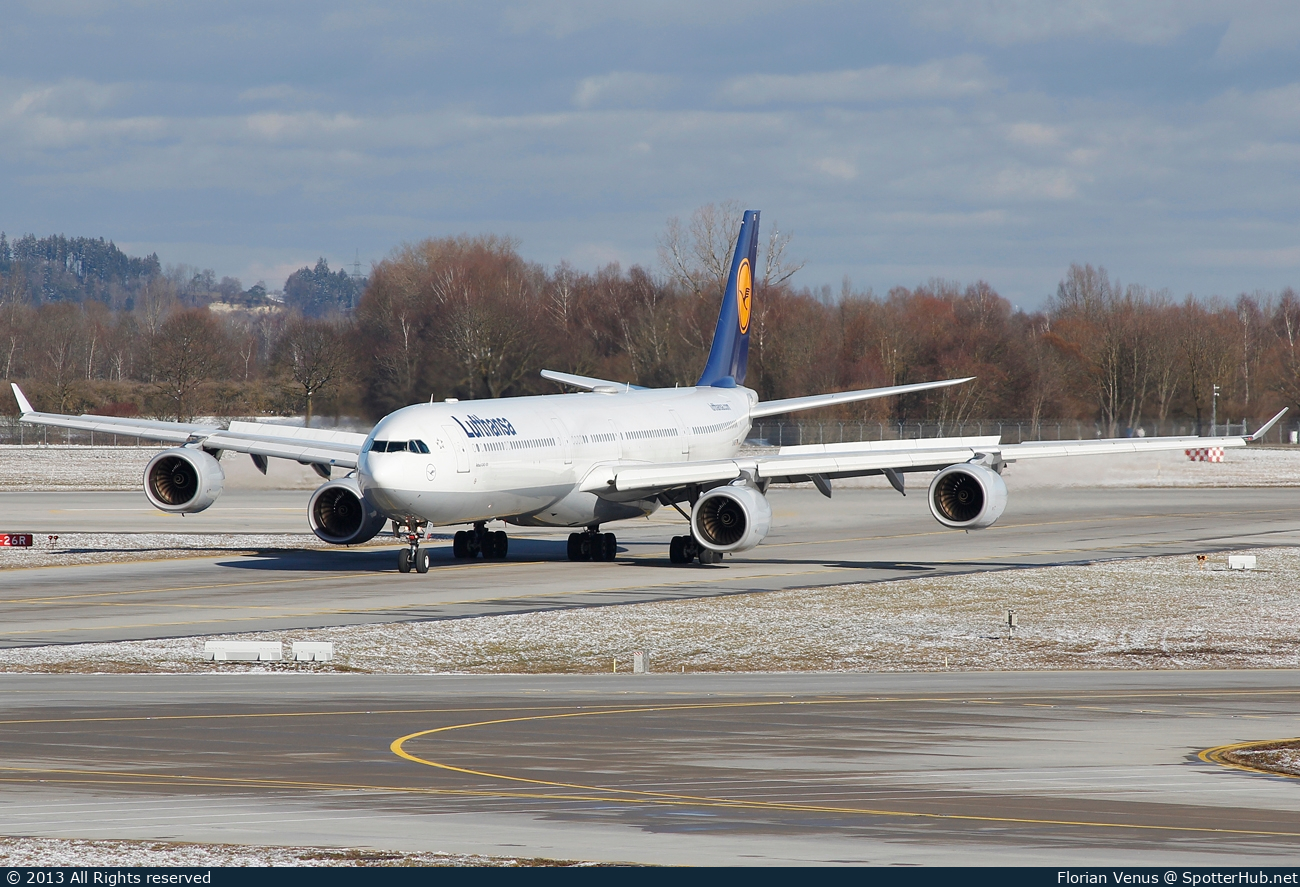 Photo of D-AIHT - Airbus A340-642 operated by Lufthansa
