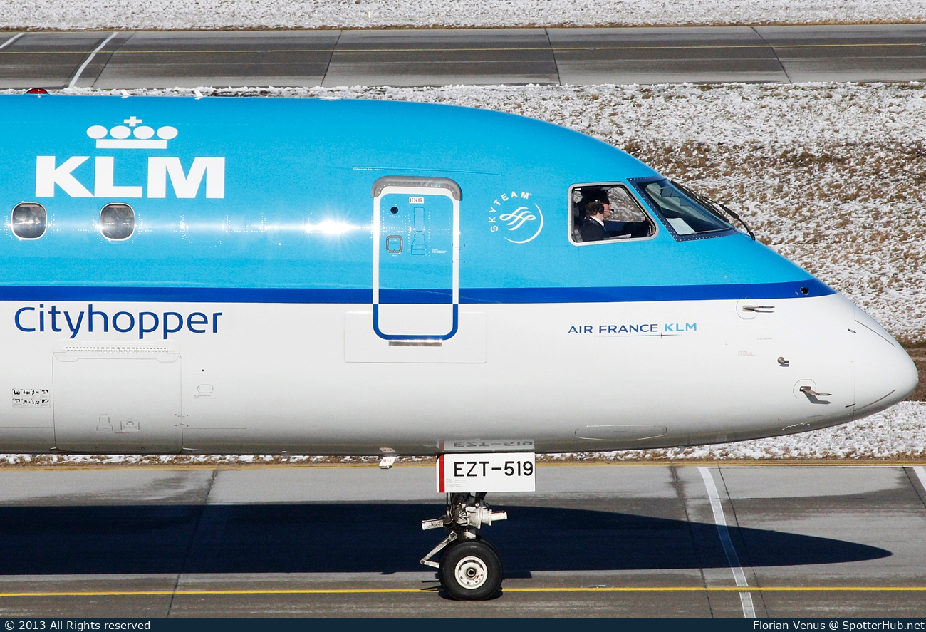 Photo of PH-EZT - Embraer ERJ-190STD operated by KLM Cityhopper