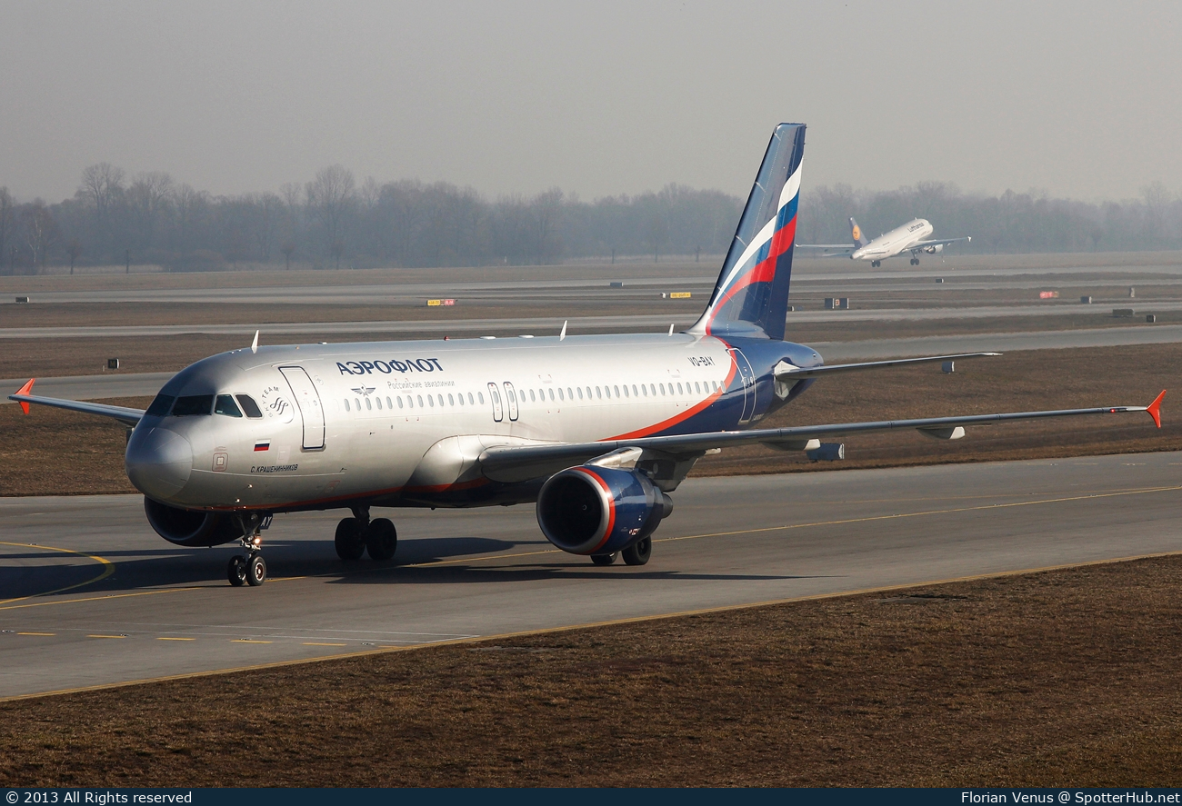 Photo of VQ-BAY - Airbus A320-214 operated by Aeroflot