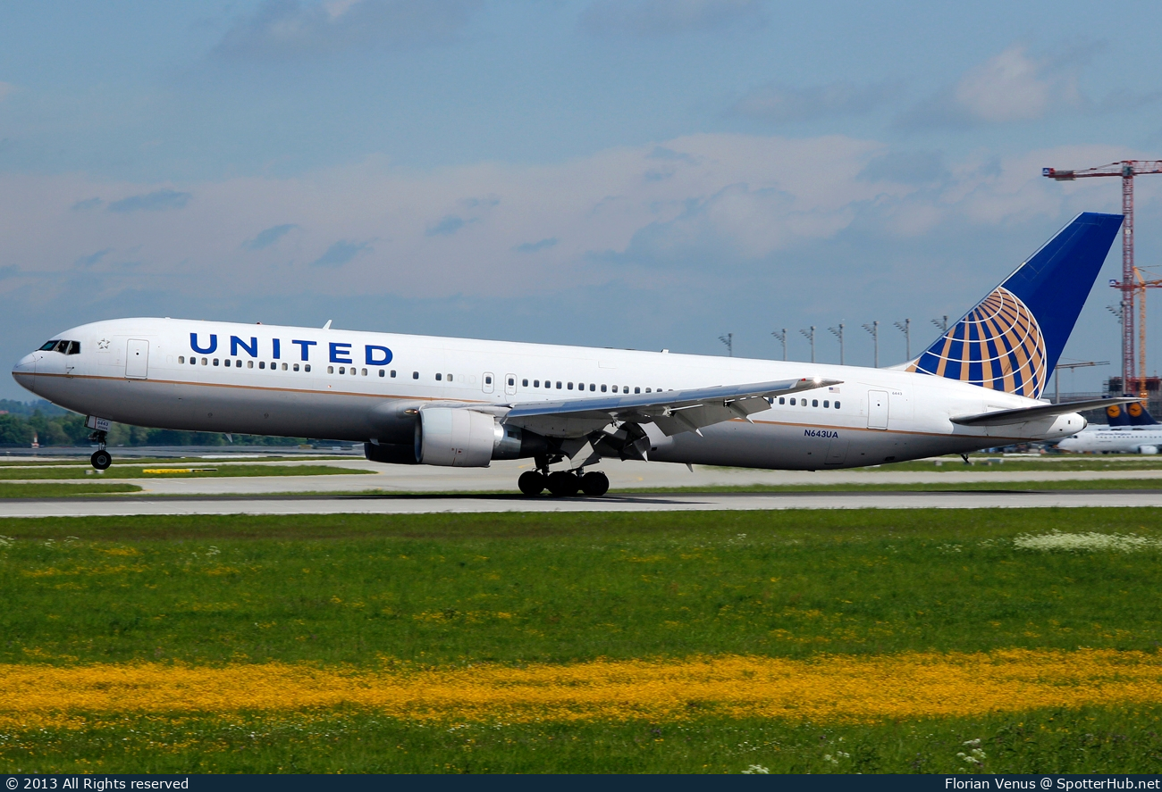 Photo of N643UA - Boeing 767-322(ER) operated by United Airlines