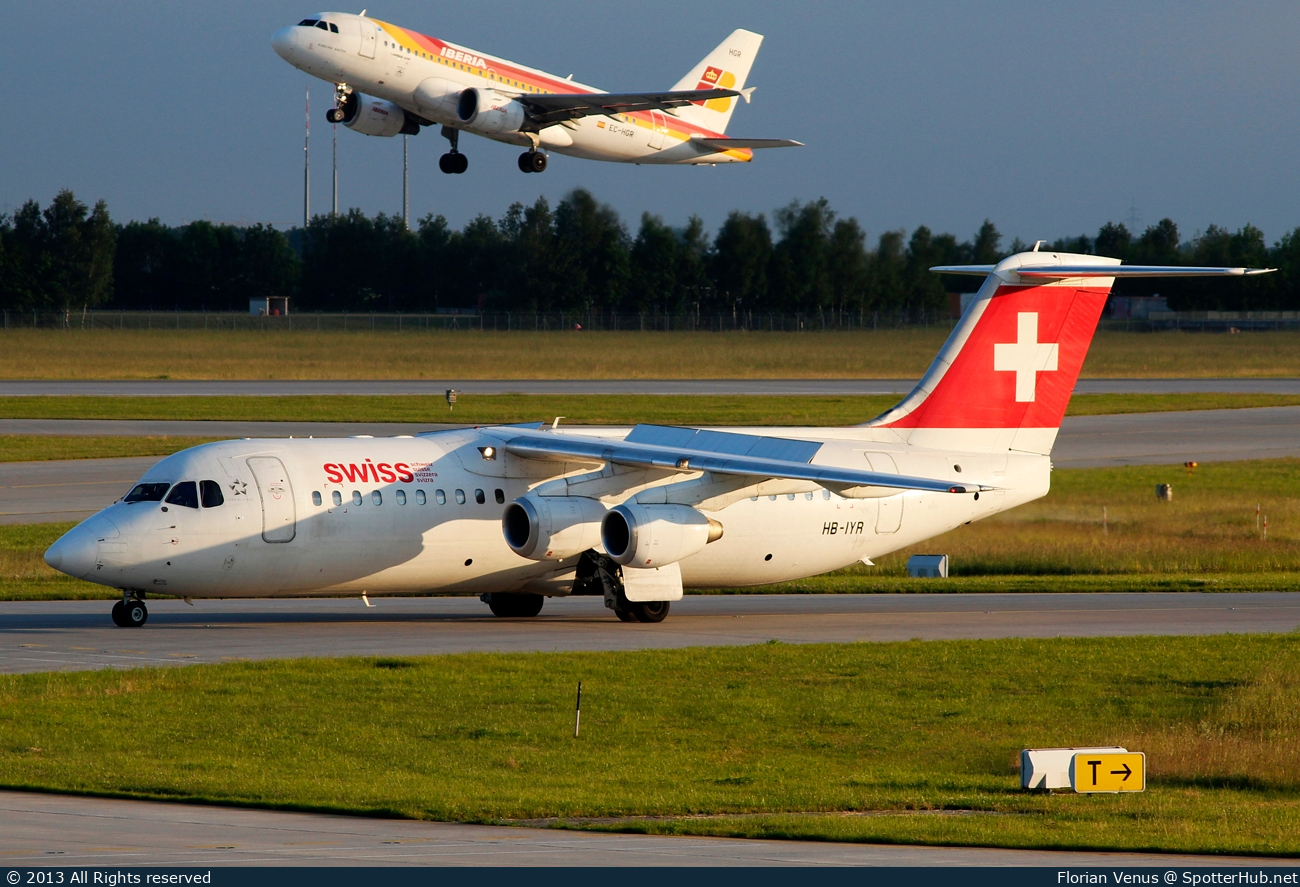 Photo of HB-IYR - British Aerospace Avro RJ100 operated by Swiss International Air Lines