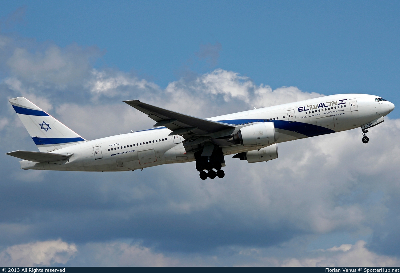 Photo of 4X-ECB - Boeing 777-258(ER) operated by El Al Israel Airlines