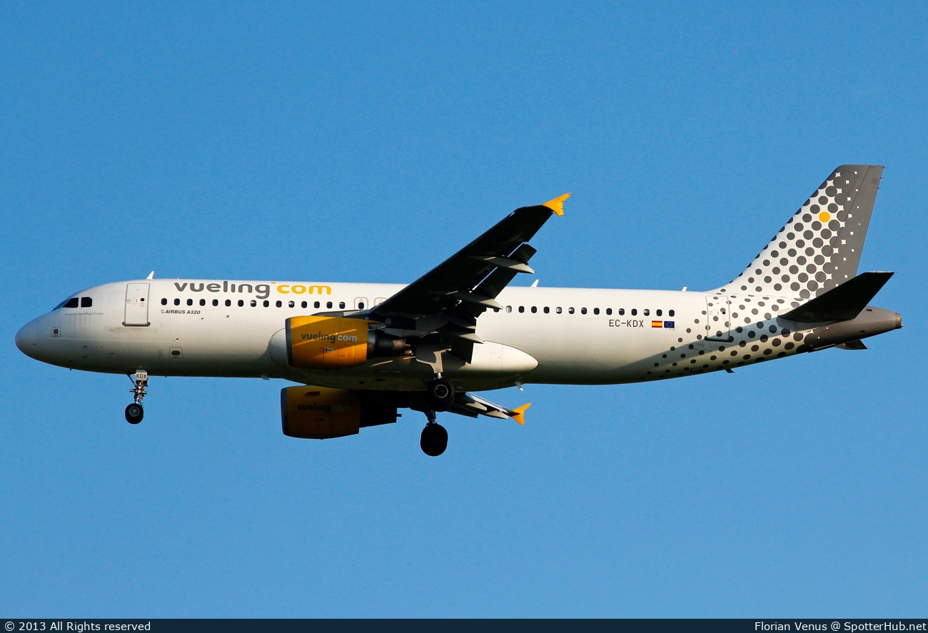 Photo of EC-KDX - Airbus A320-216 operated by Vueling