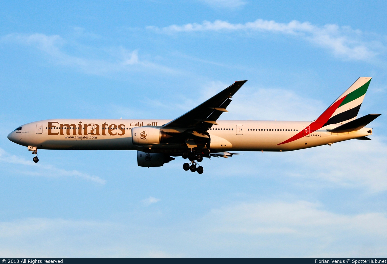 Photo of A6-EMO - Boeing 777-31H operated by Emirates