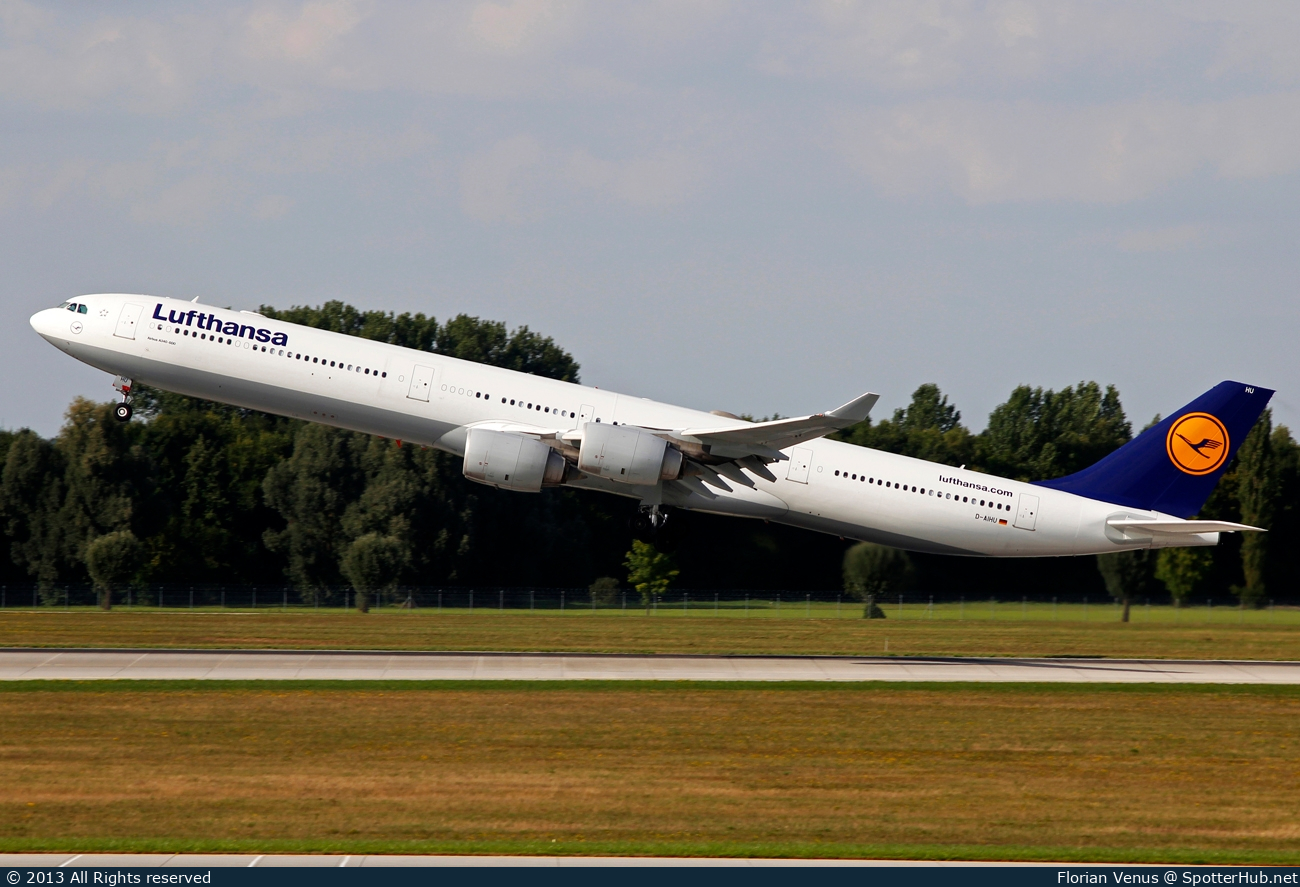 Photo of D-AIHU - Airbus A340-642 operated by Lufthansa