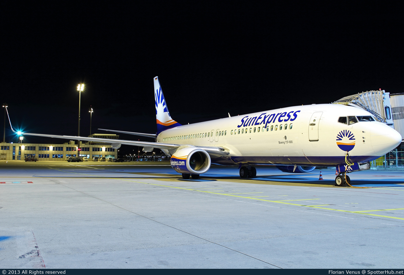 Photo of D-ASXK - Boeing 737-86J operated by SunExpress Germany