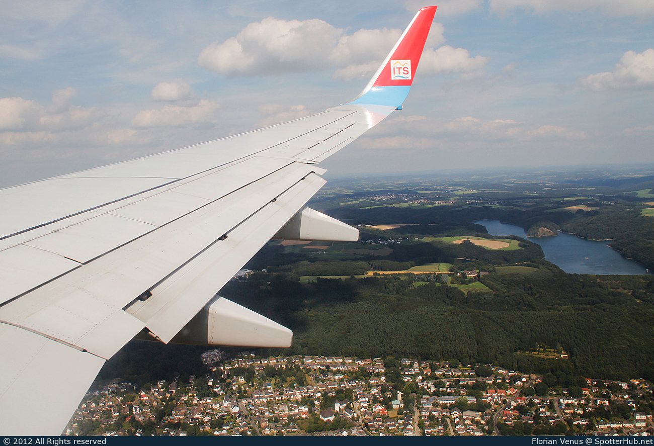 Photo of D-AXLD - Boeing 737-8FH operated by XL Airways Germany