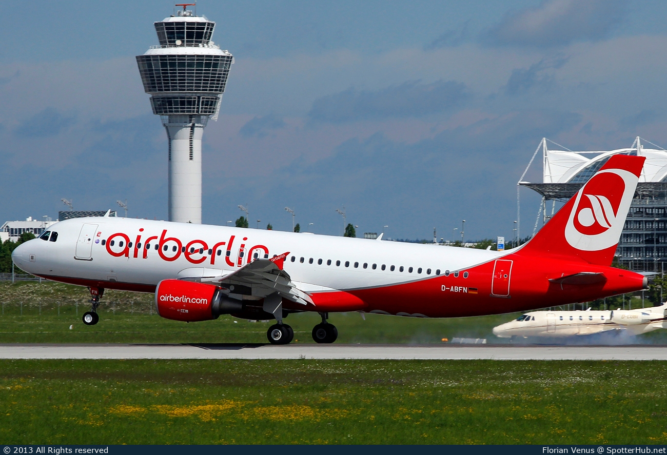 Photo of D-ABFN - Airbus A320-214 operated by Air Berlin