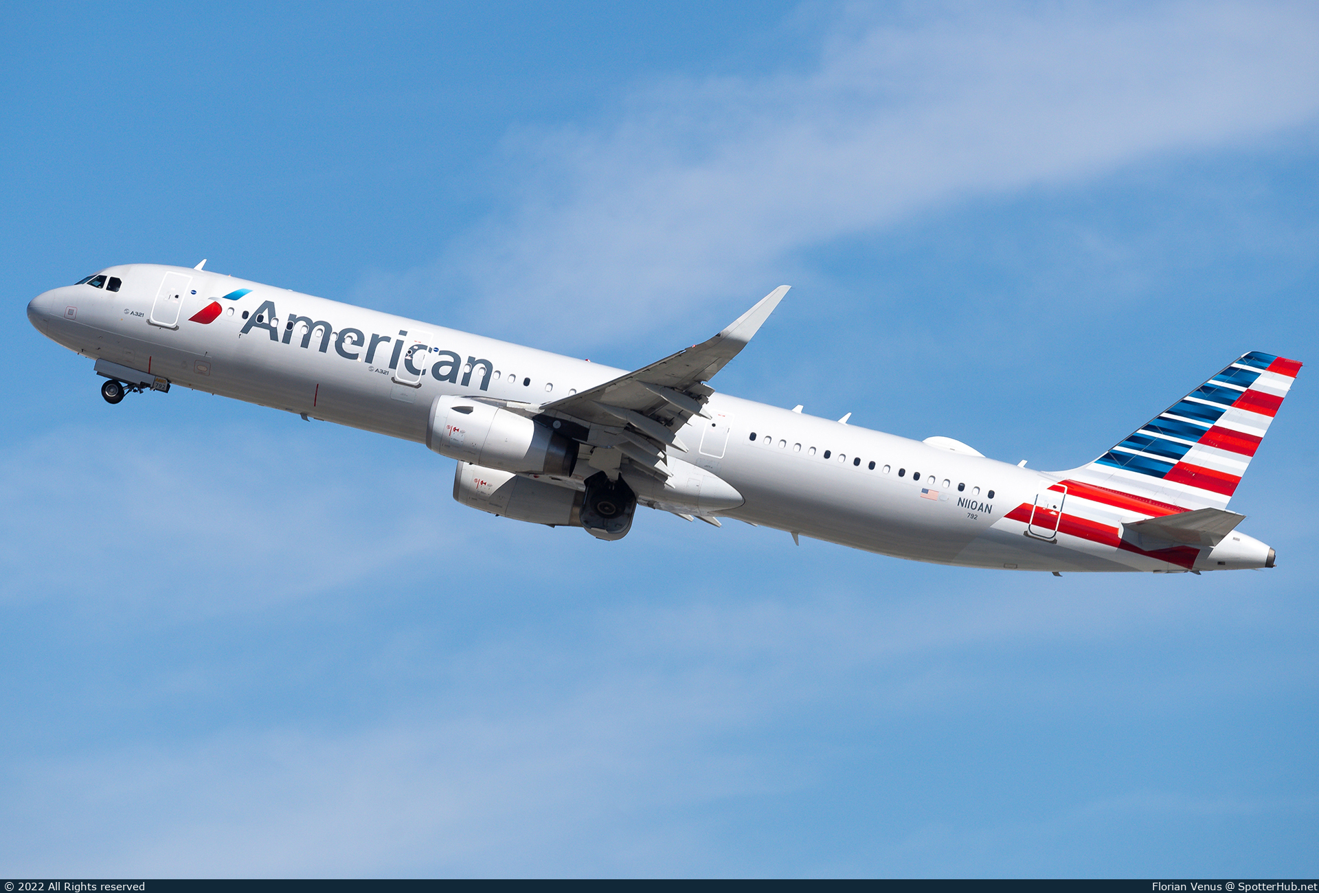 Photo of N110AN - Airbus A321-231 operated by American Airlines
