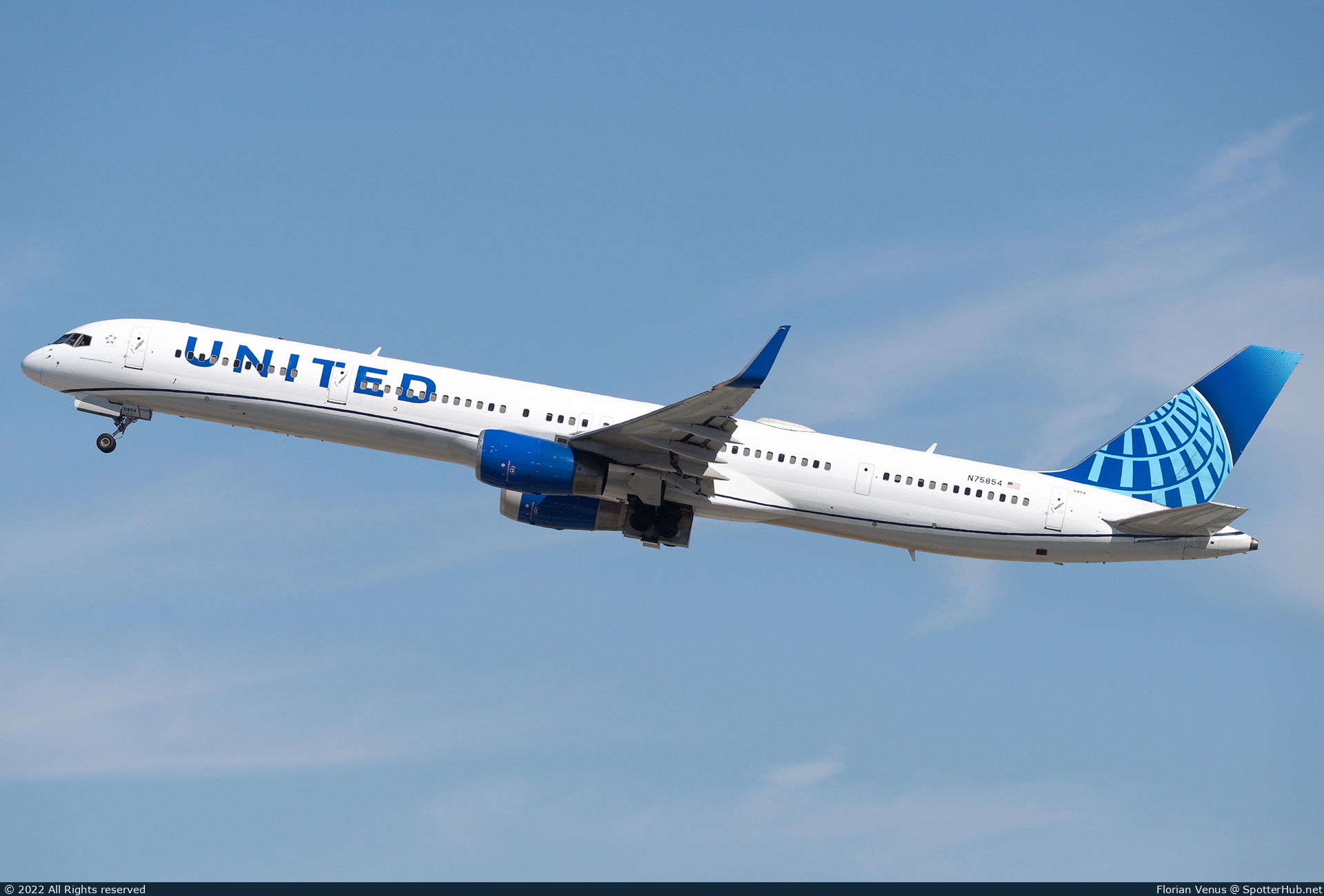 Photo of N75854 - Boeing 757-324 operated by United Airlines