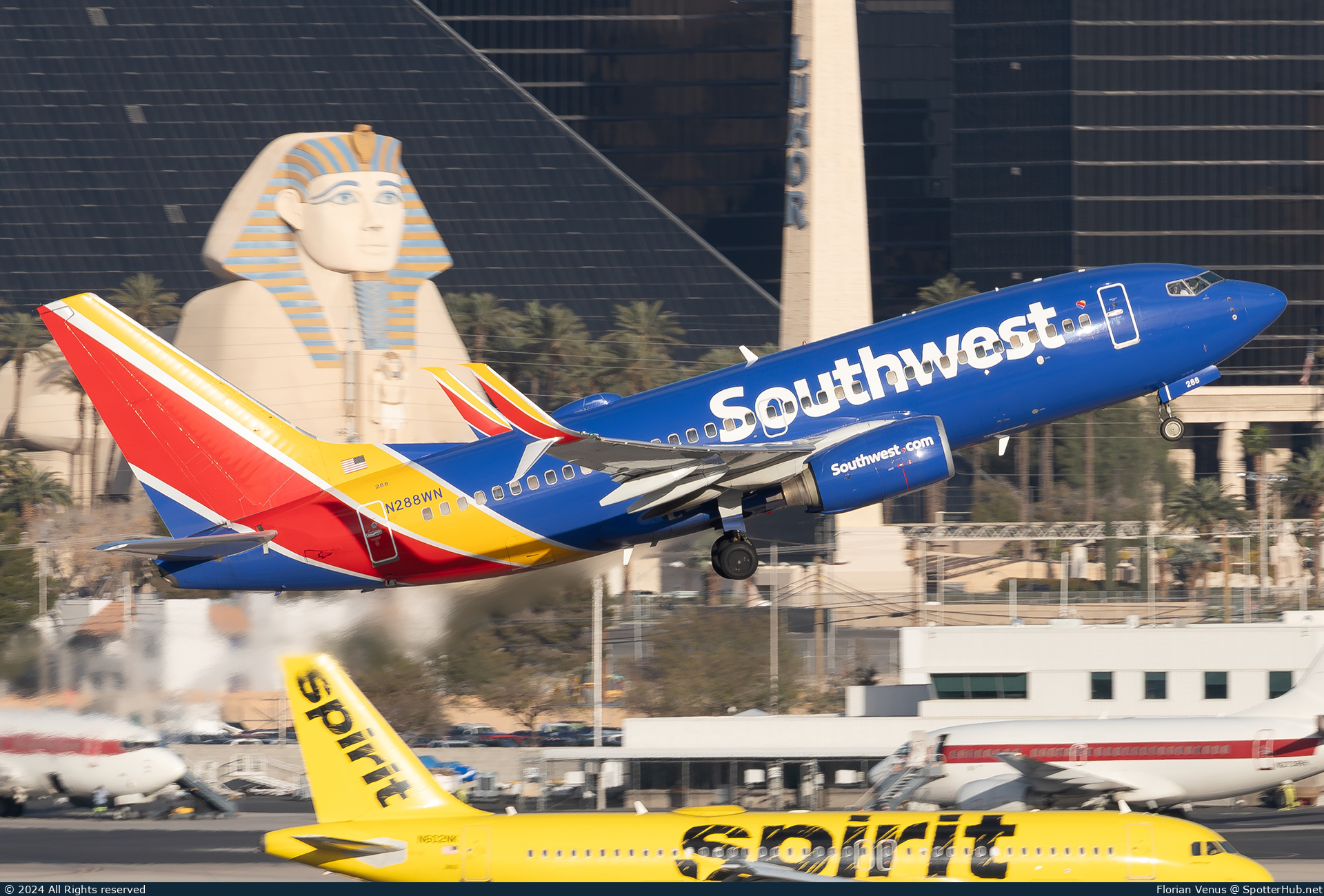 Photo of N288WN - Boeing 737-7H4 operated by Southwest Airlines