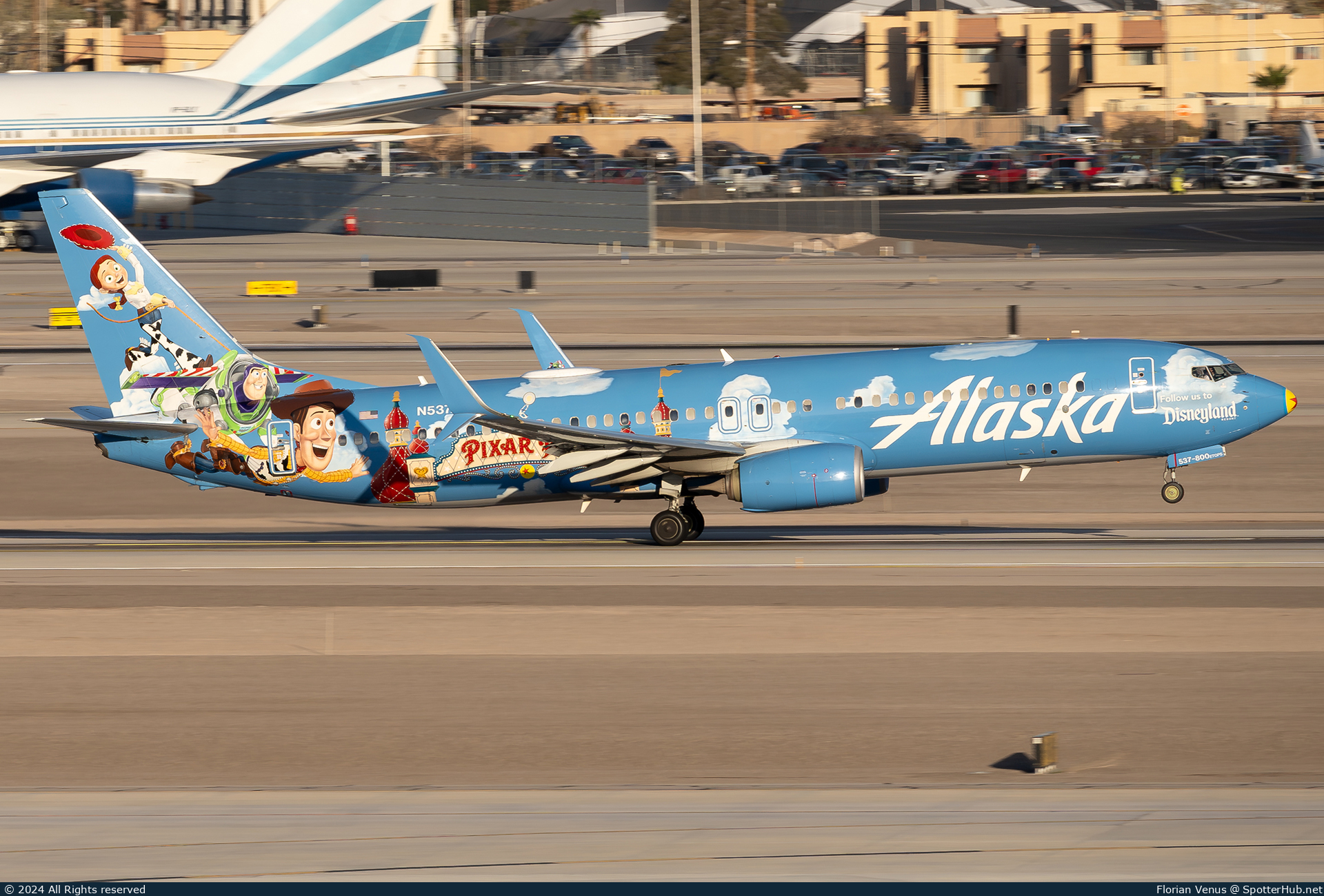 Photo of N537AS - Boeing 737-890 operated by Alaska Airlines