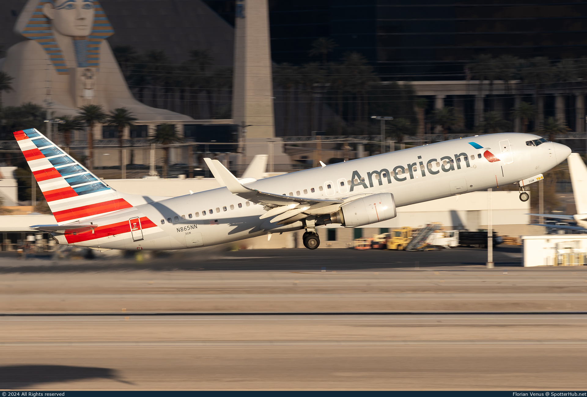 Photo of N865NN - Boeing 737-823 operated by American Airlines