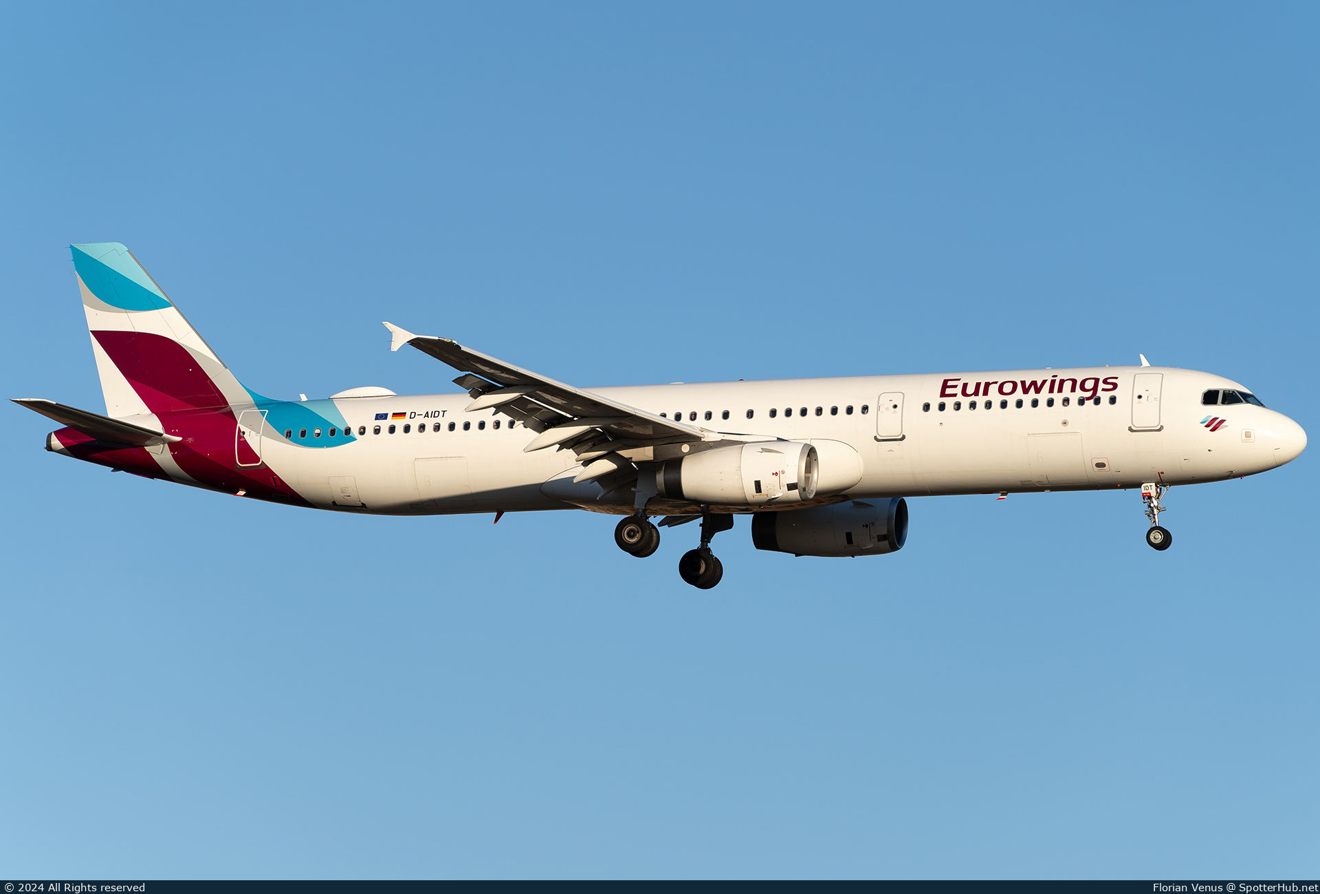 Photo of D-AIDT - Airbus A321-231 operated by Eurowings