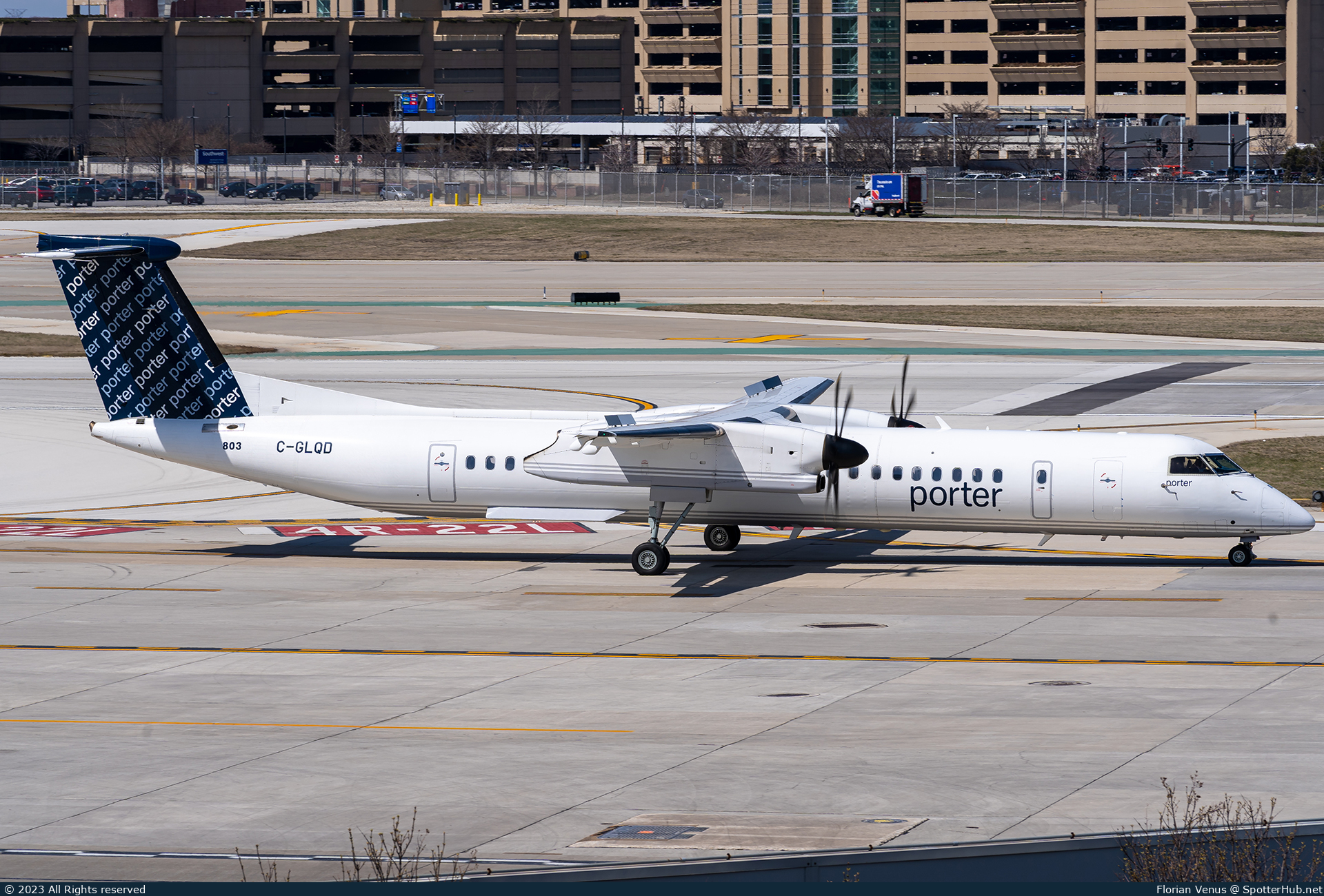 Photo of C-GLQD - Bombardier DHC-8-402 Dash 8 Q400 operated by Porter Airlines