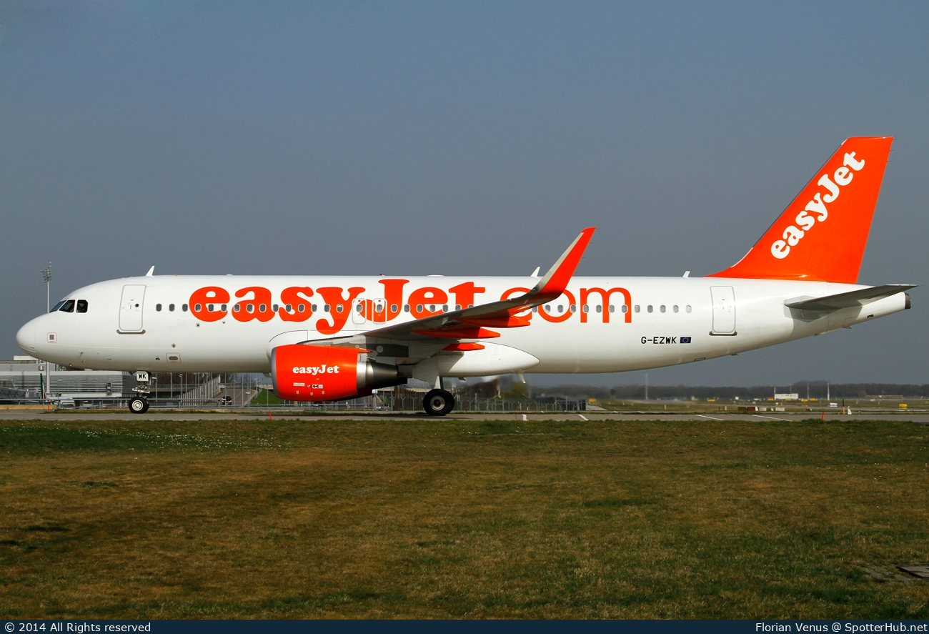 Photo of G-EZWK - Airbus A320-214 operated by easyJet