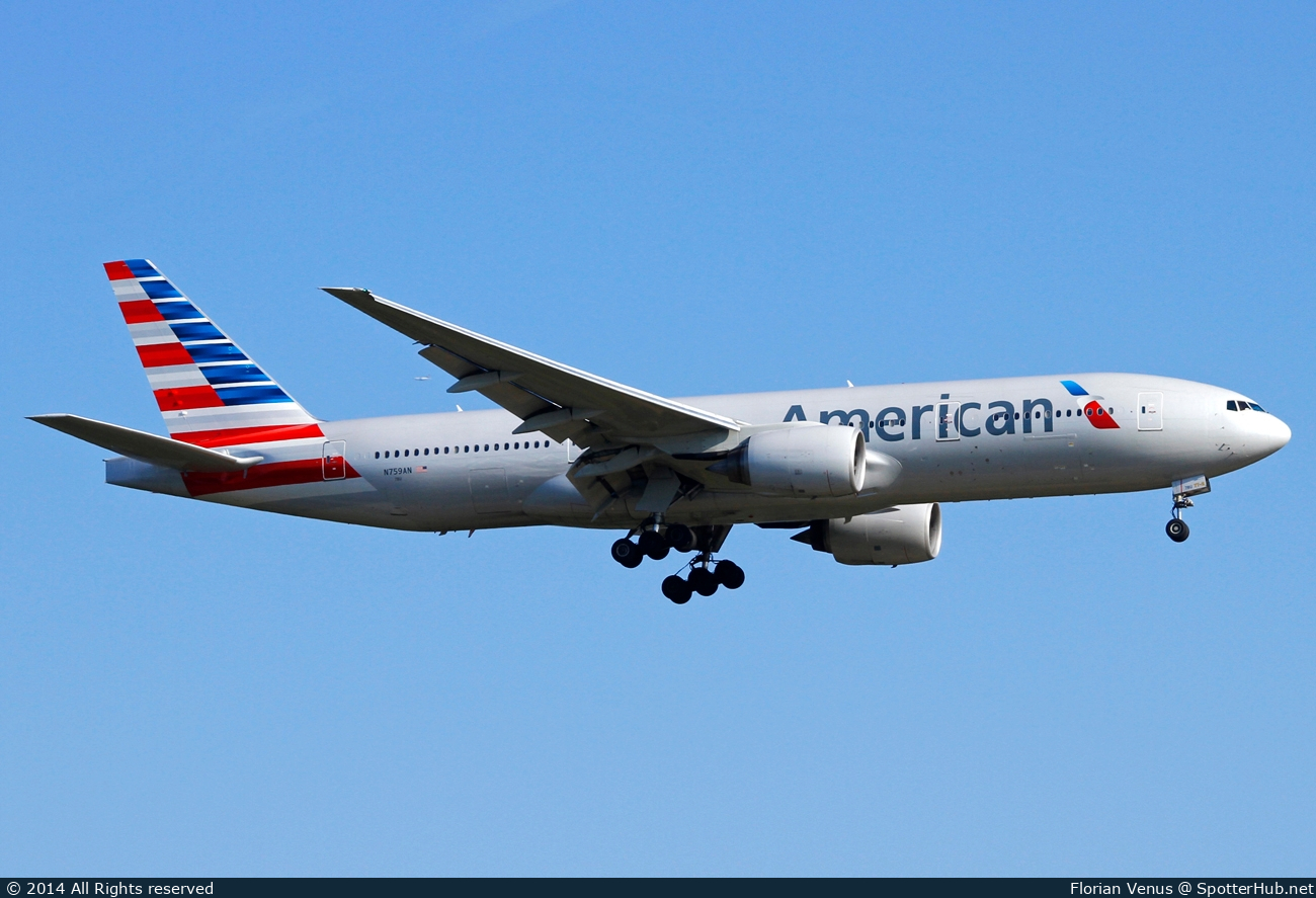 Photo of N759AN - Boeing 777-223(ER) operated by American Airlines