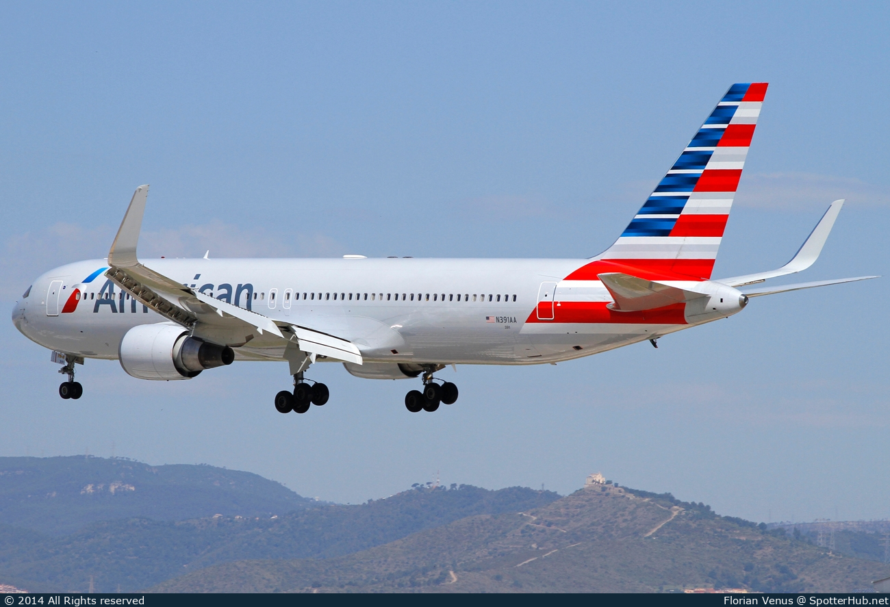 Photo of N391AA - Boeing 767-323(ER) operated by American Airlines