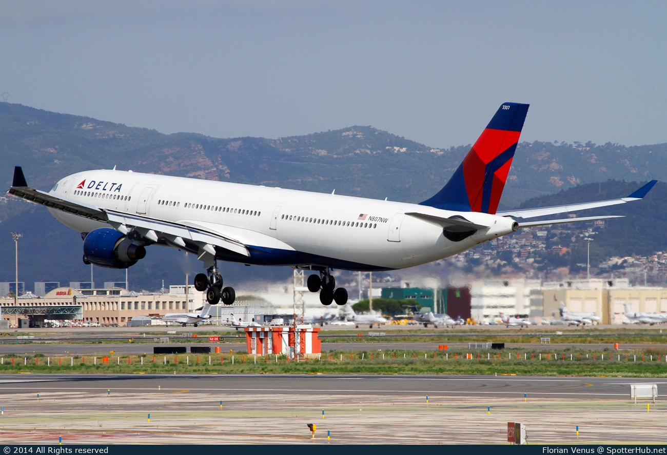 Photo of N807NW - Airbus A330-323 operated by Delta Air Lines