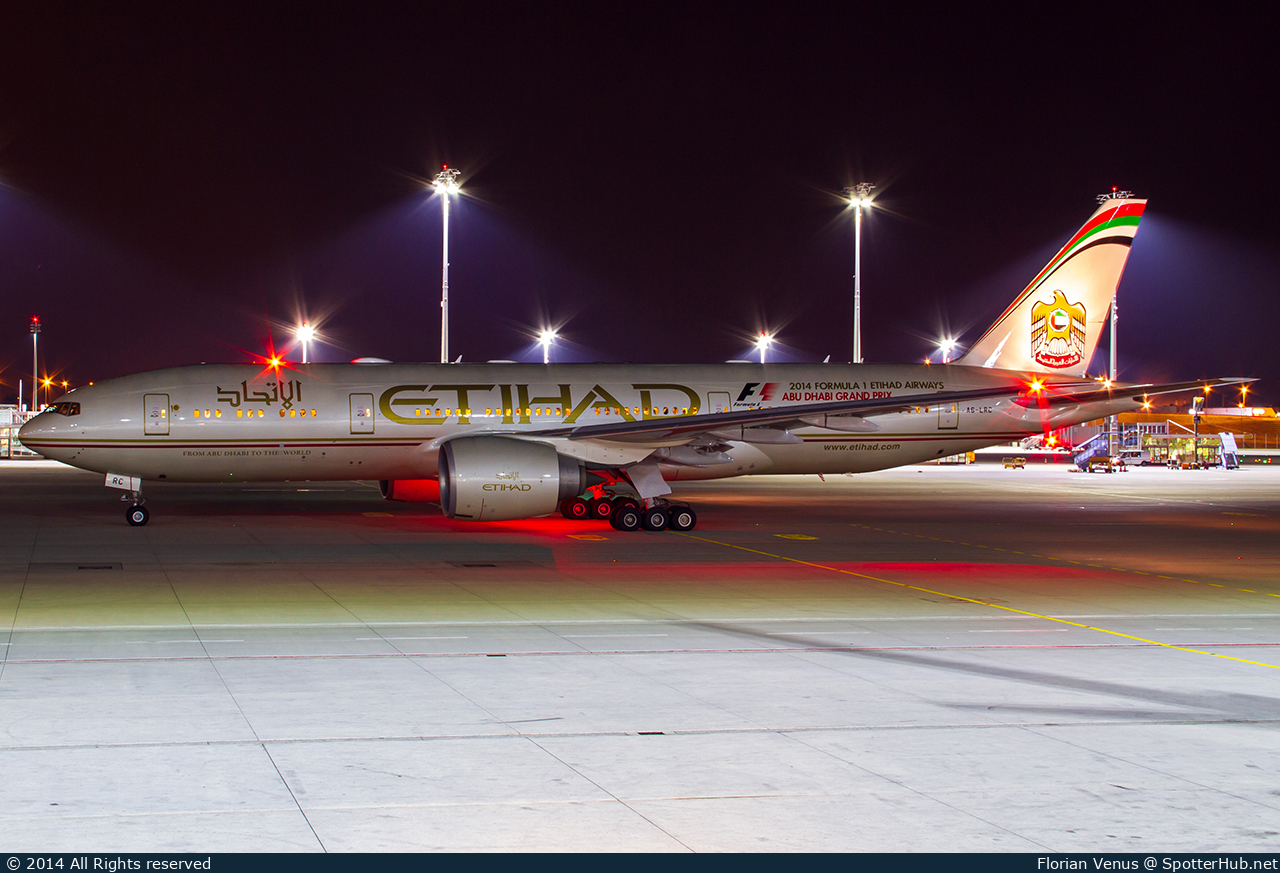 Photo of A6-LRC - Boeing 777-237(LR) operated by Etihad Airways