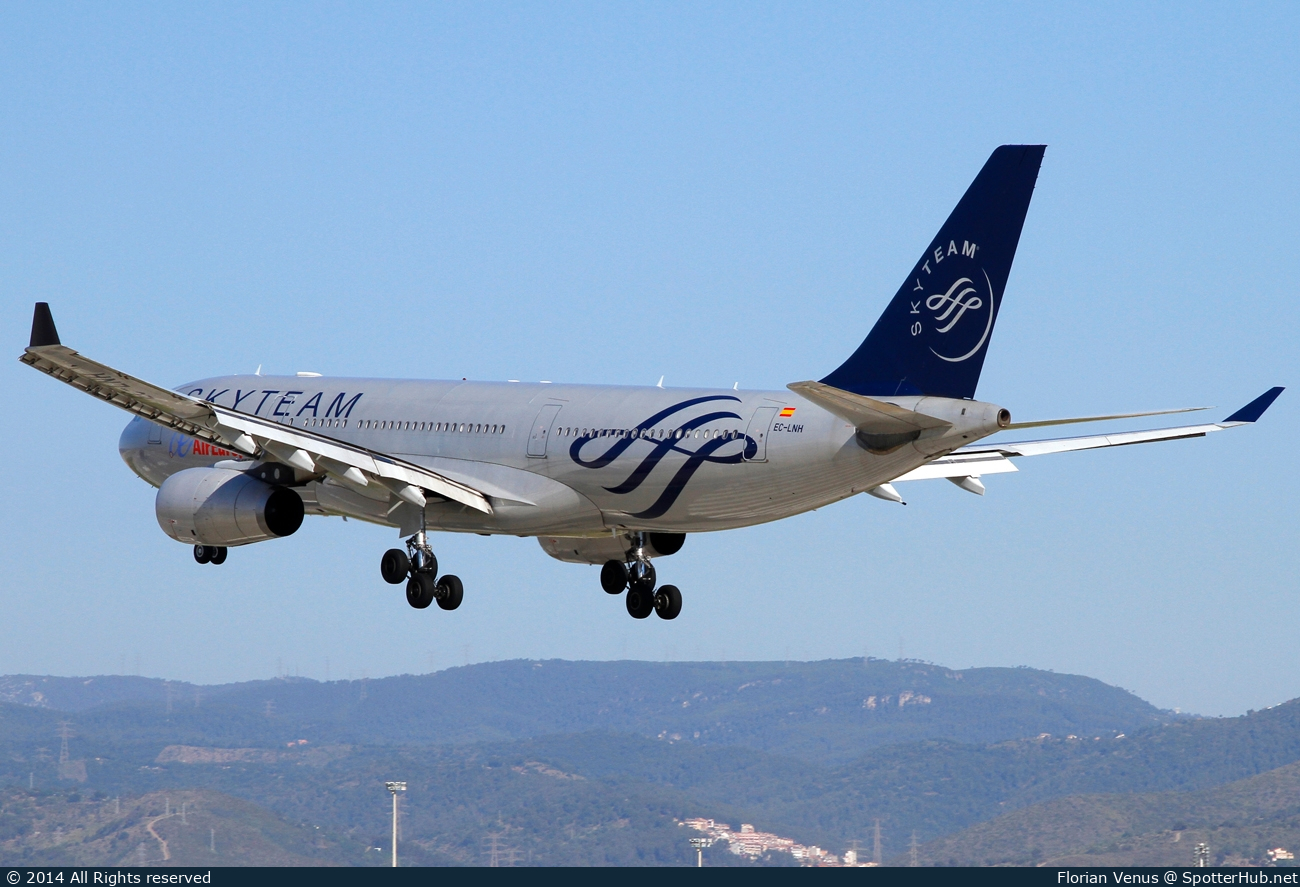 Photo of EC-LNH - Airbus A330-243 operated by Air Europa