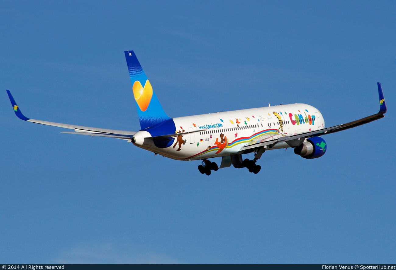 Photo of D-ABUE - Boeing 767-330(ER) operated by Condor