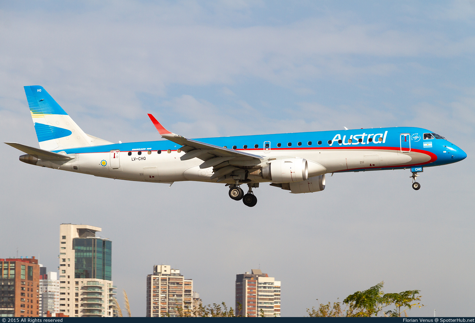 Photo of LV-CHO - Embraer ERJ-190AR operated by Austral Líneas Aéreas