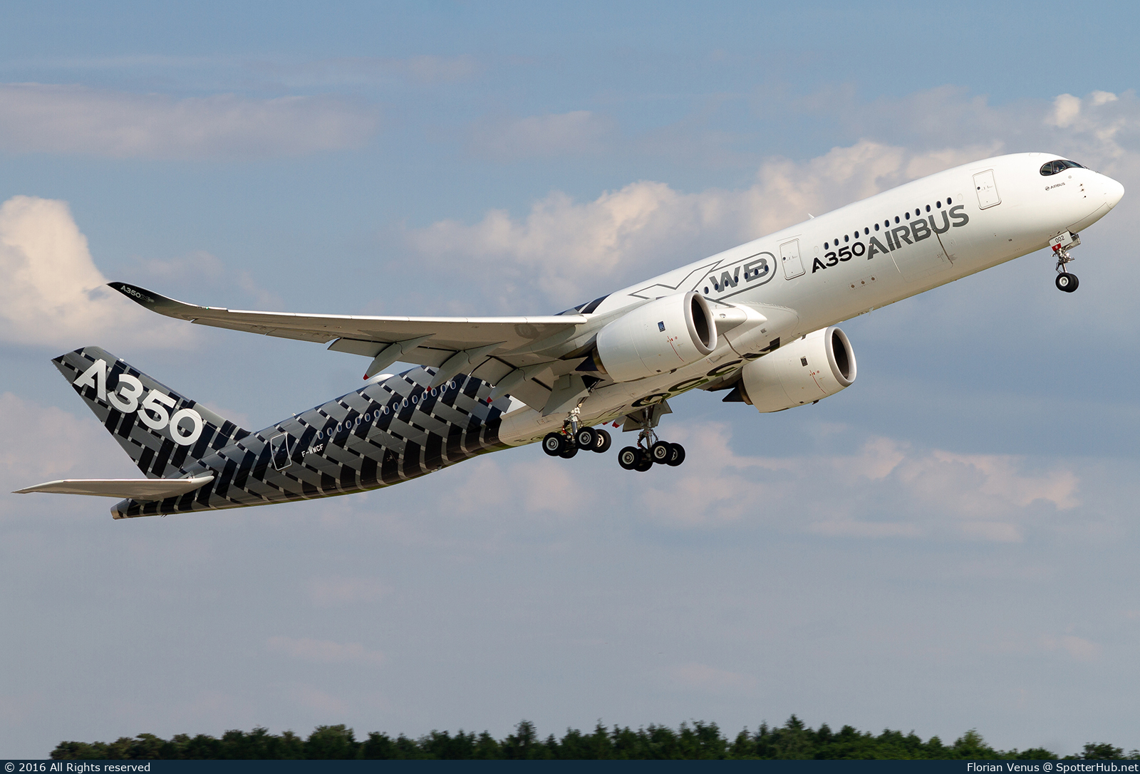 Photo of F-WWCF - Airbus A350-941 operated by Airbus Industrie