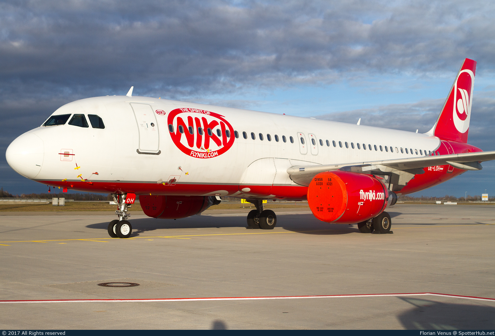 Photo of OE-LOH - Airbus A320-214 operated by Niki