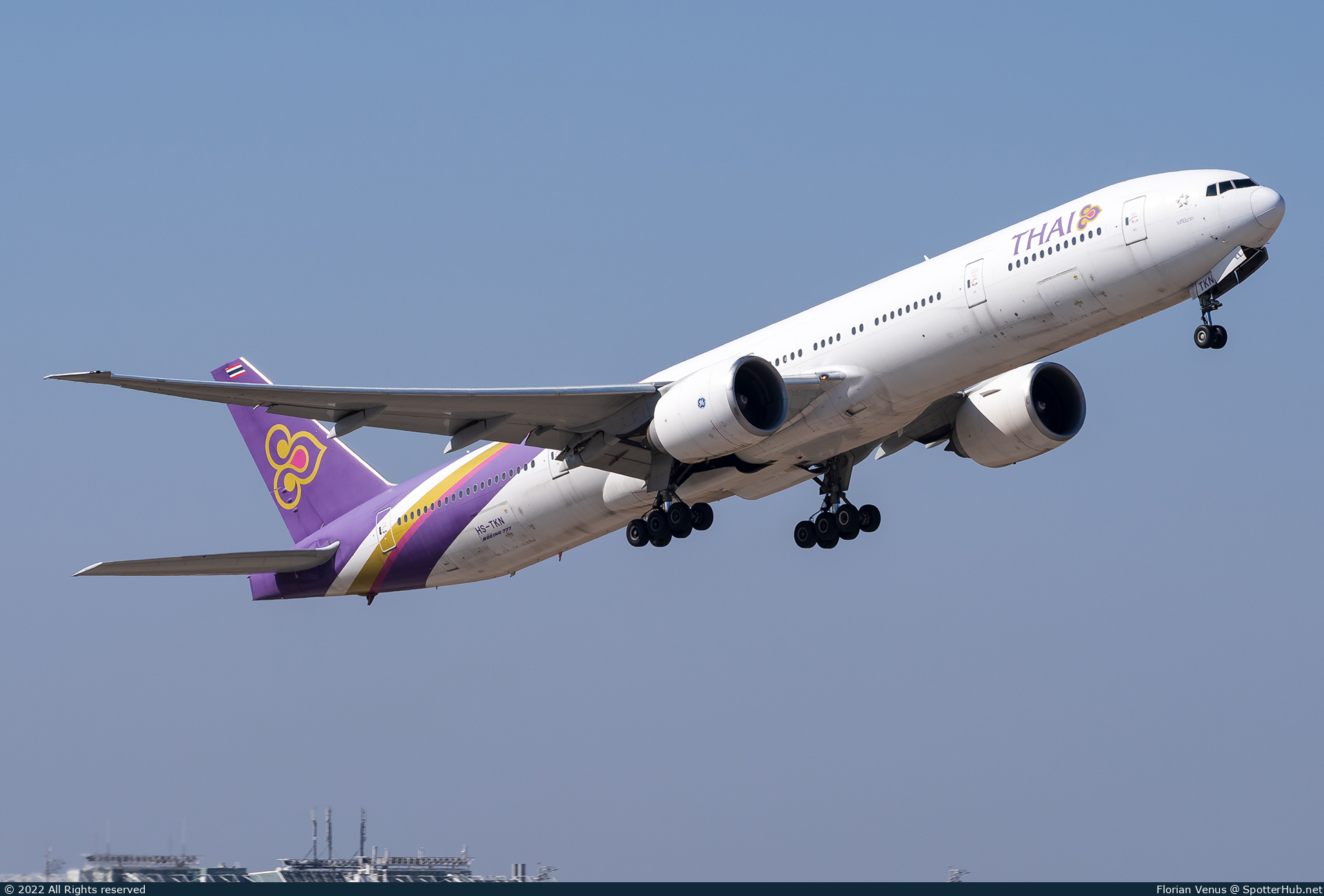 Photo of HS-TKN - Boeing 777-3AL(ER) operated by Thai Airways International