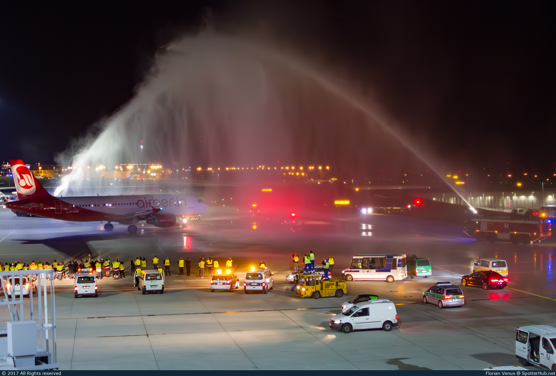 Photo of D-ABNW - Airbus A320-214 operated by Air Berlin