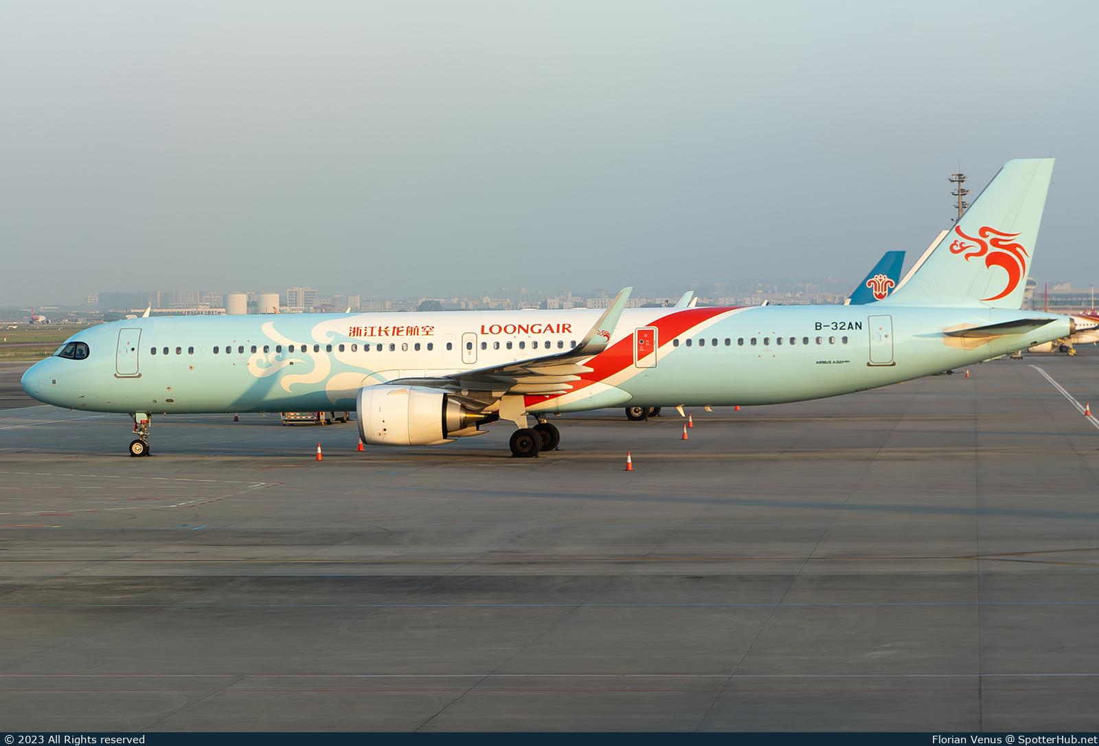 Photo of B-32AN - Airbus A321-251NX operated by Loong Air