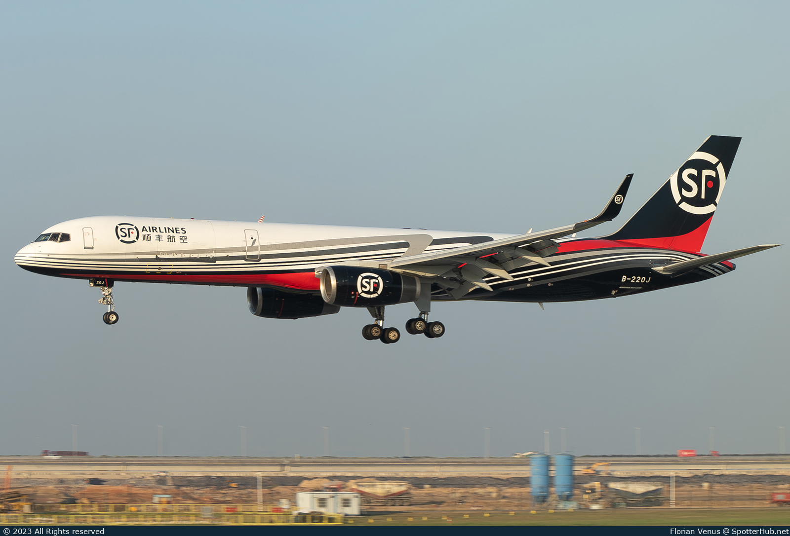 Photo of B-220J - Boeing 757-28A(PCF) operated by SF Airlines