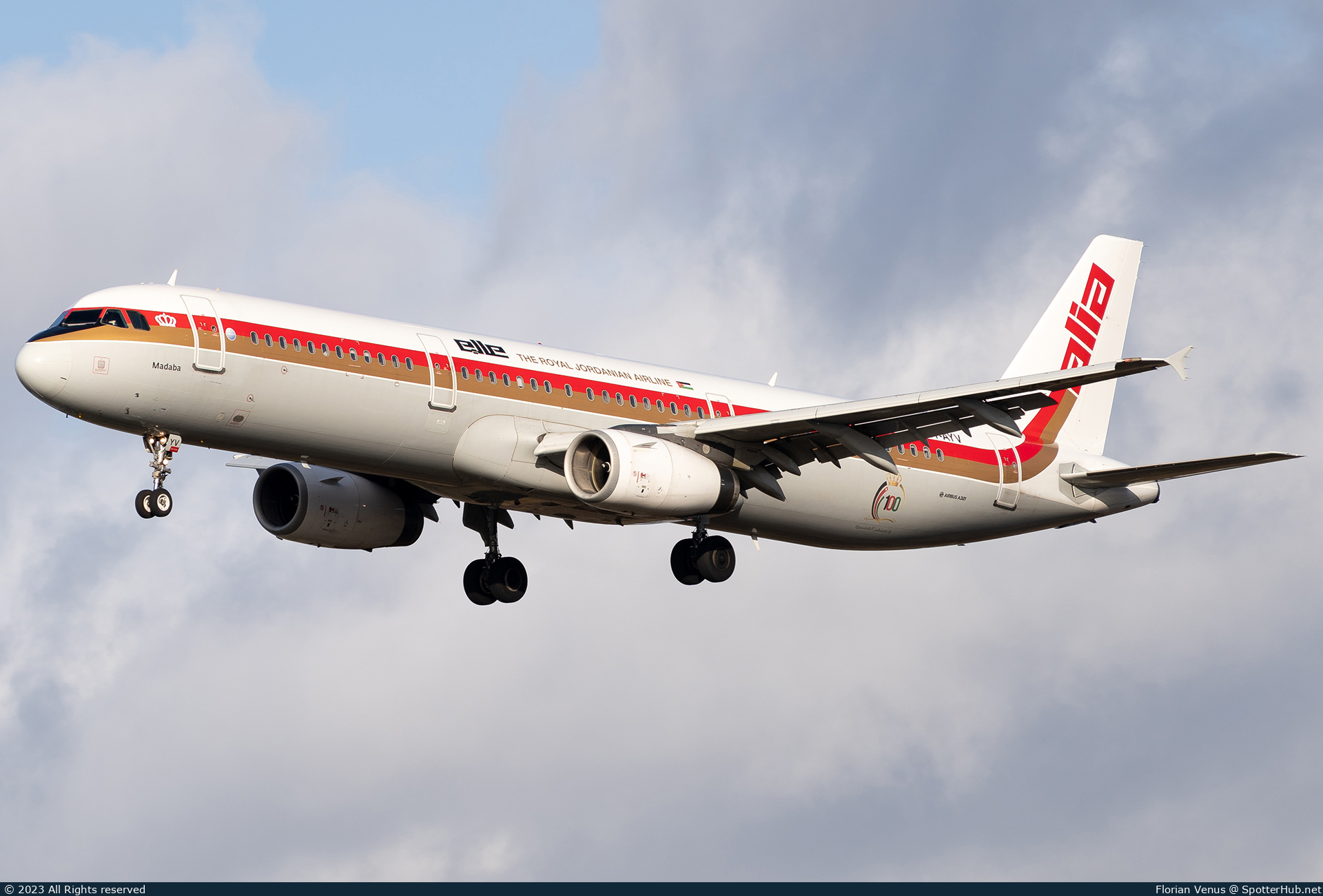 Photo of JY-AYV - Airbus A321-231 operated by Royal Jordanian Airlines