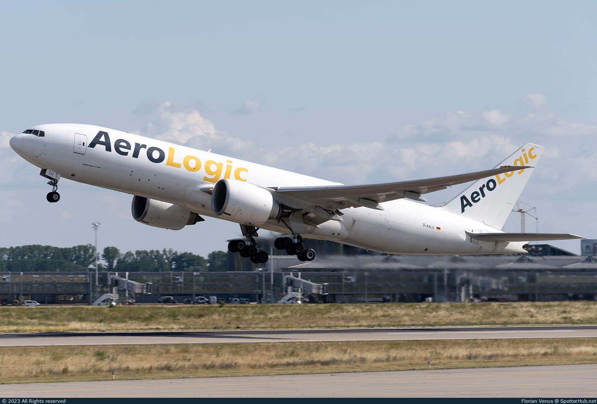 Photo of D-AALU - Boeing 777-F1H operated by AeroLogic