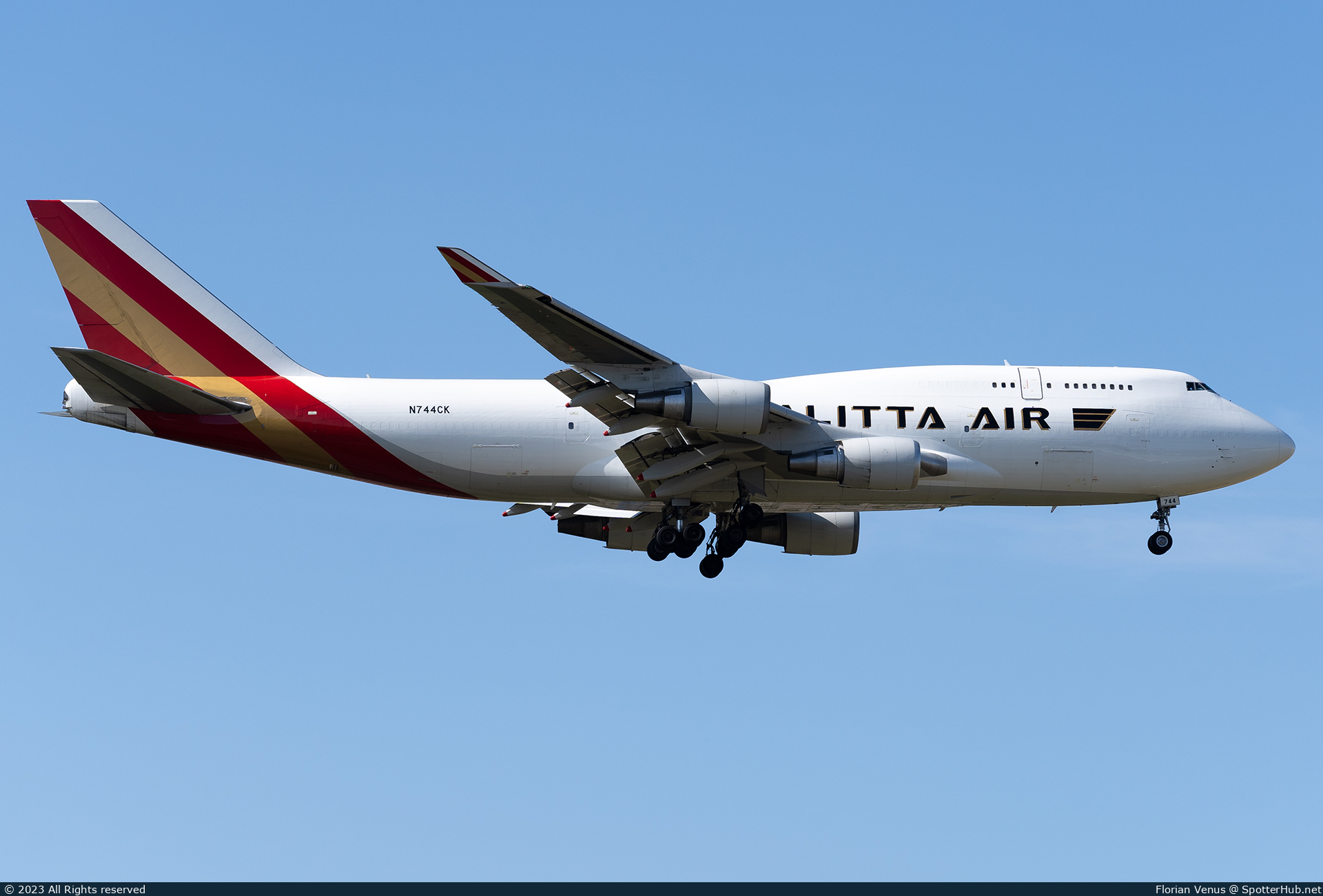 Photo of N744CK - Boeing 747-446(BCF) operated by Kalitta Air