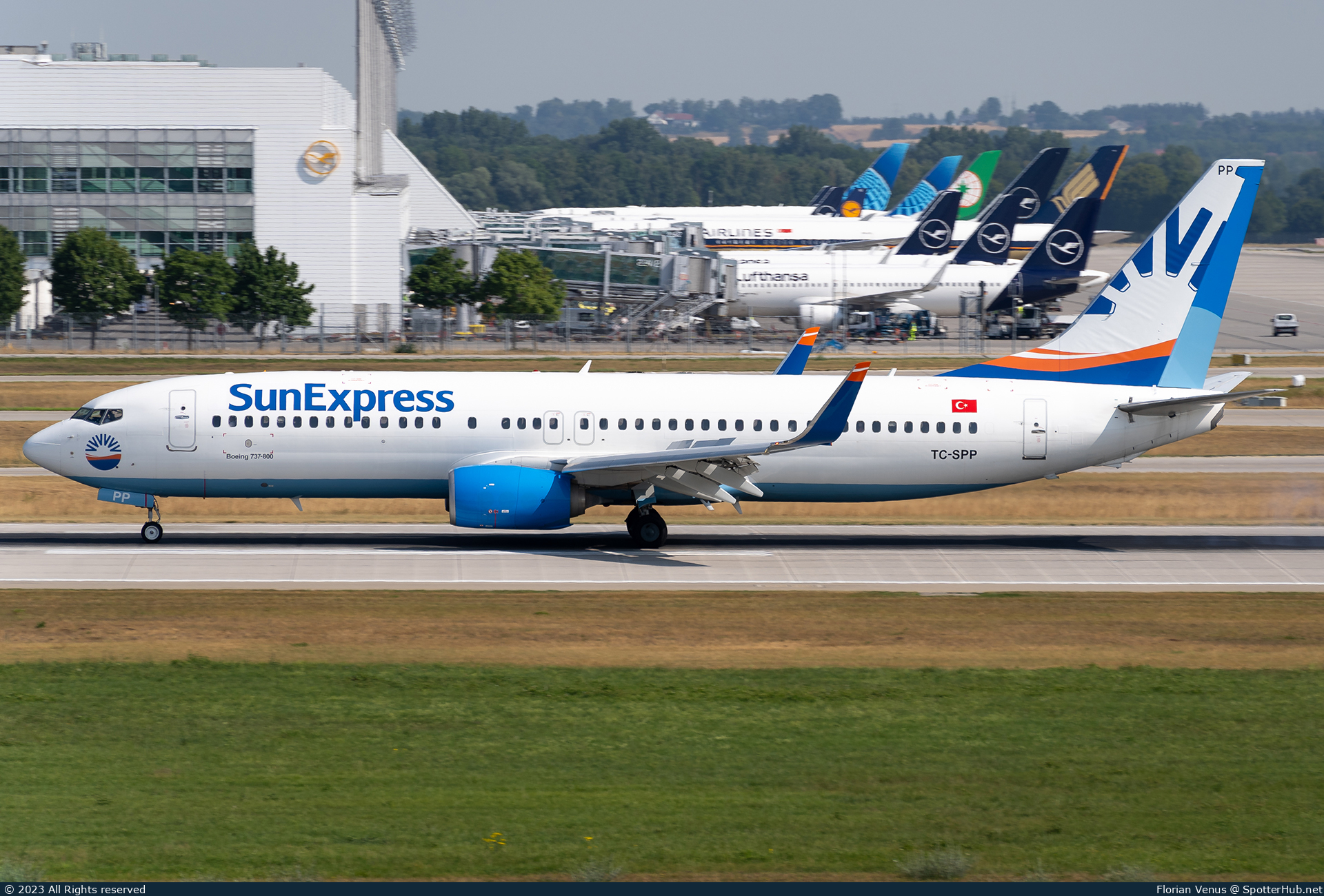 Photo of TC-SPP - Boeing 737-8MA operated by SunExpress