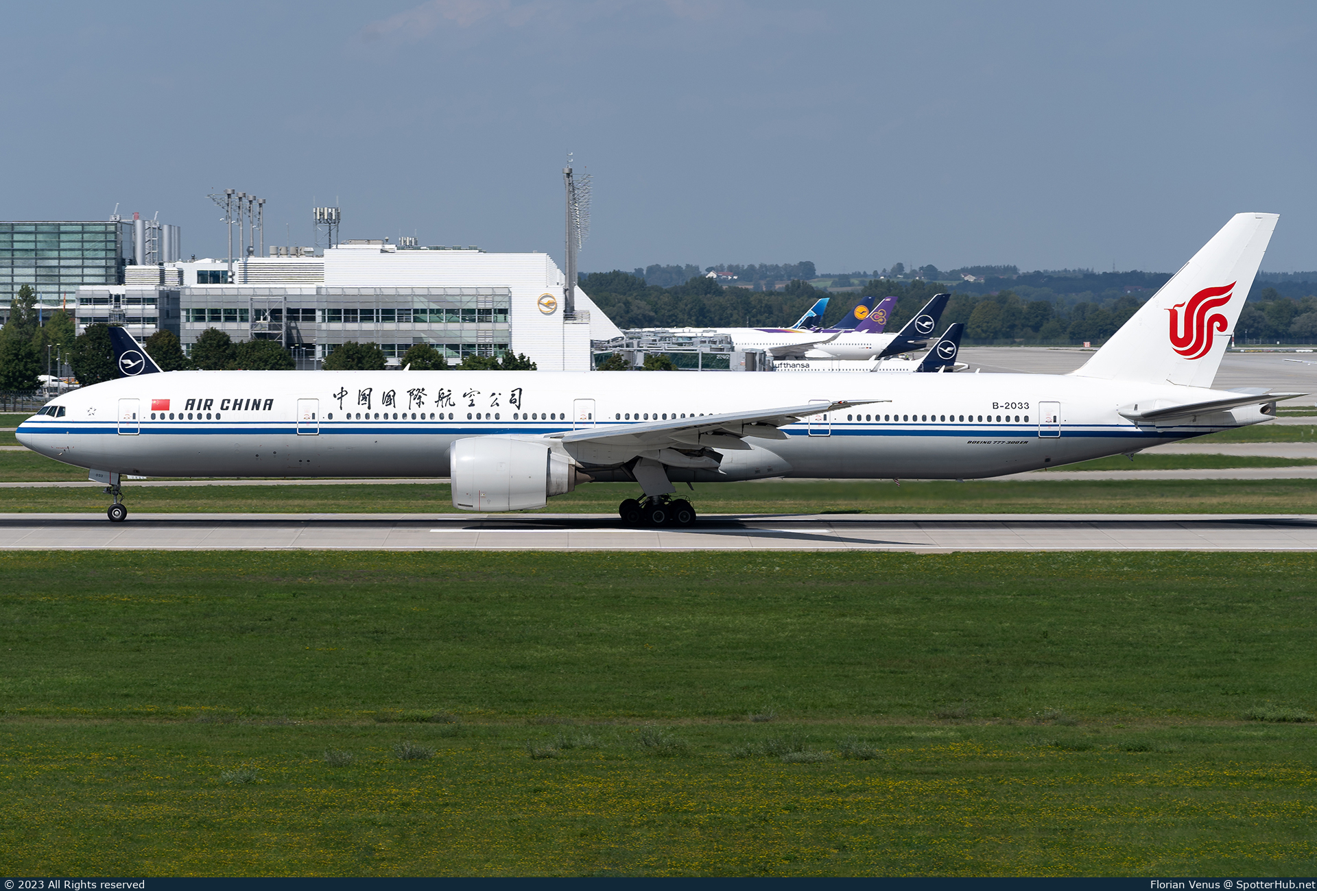 Photo of B-2033 - Boeing 777-39L(ER) operated by Air China